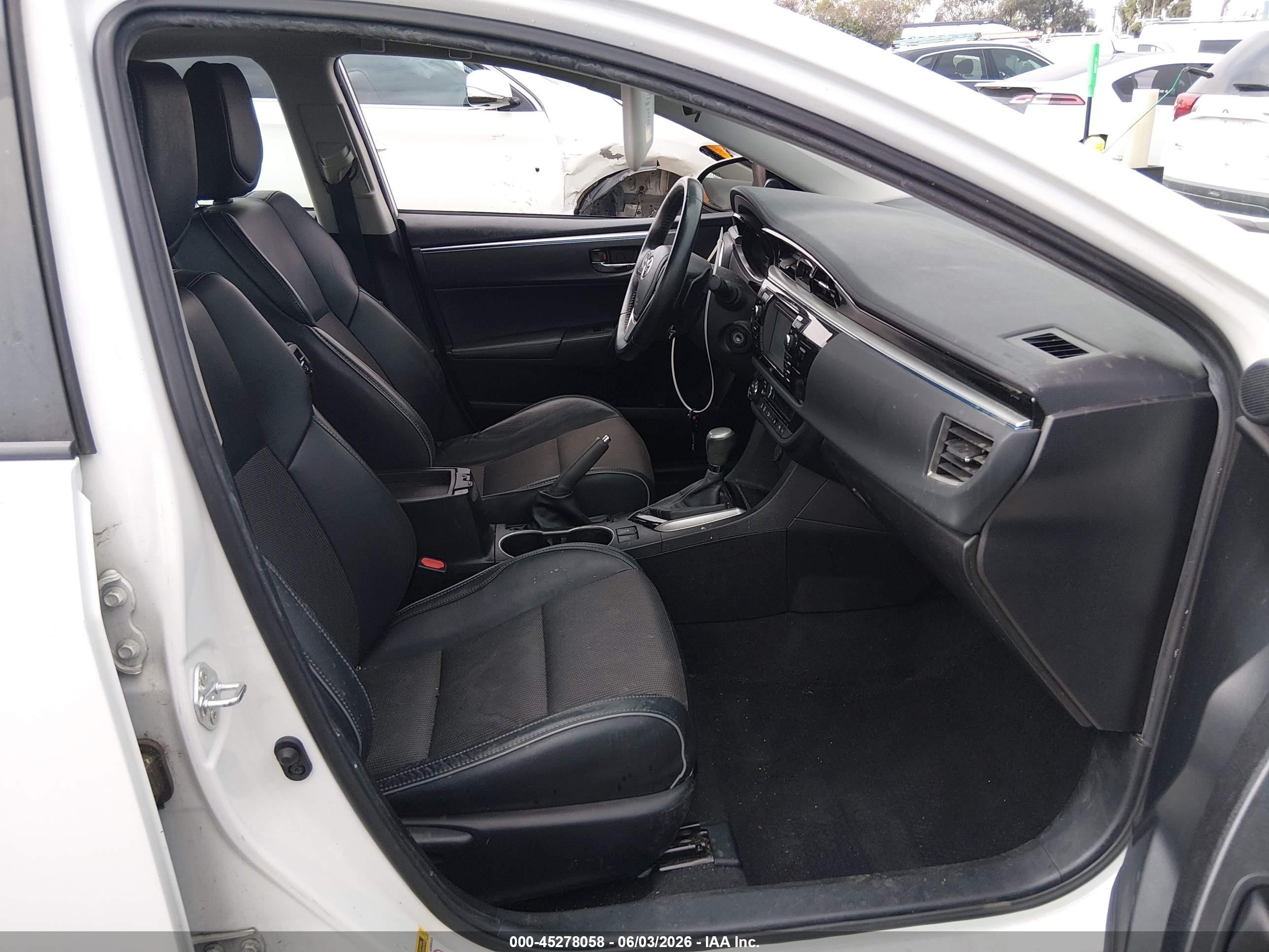 2015 Toyota Corolla S Plus Белый vin: 5YFBURHE7FP317239