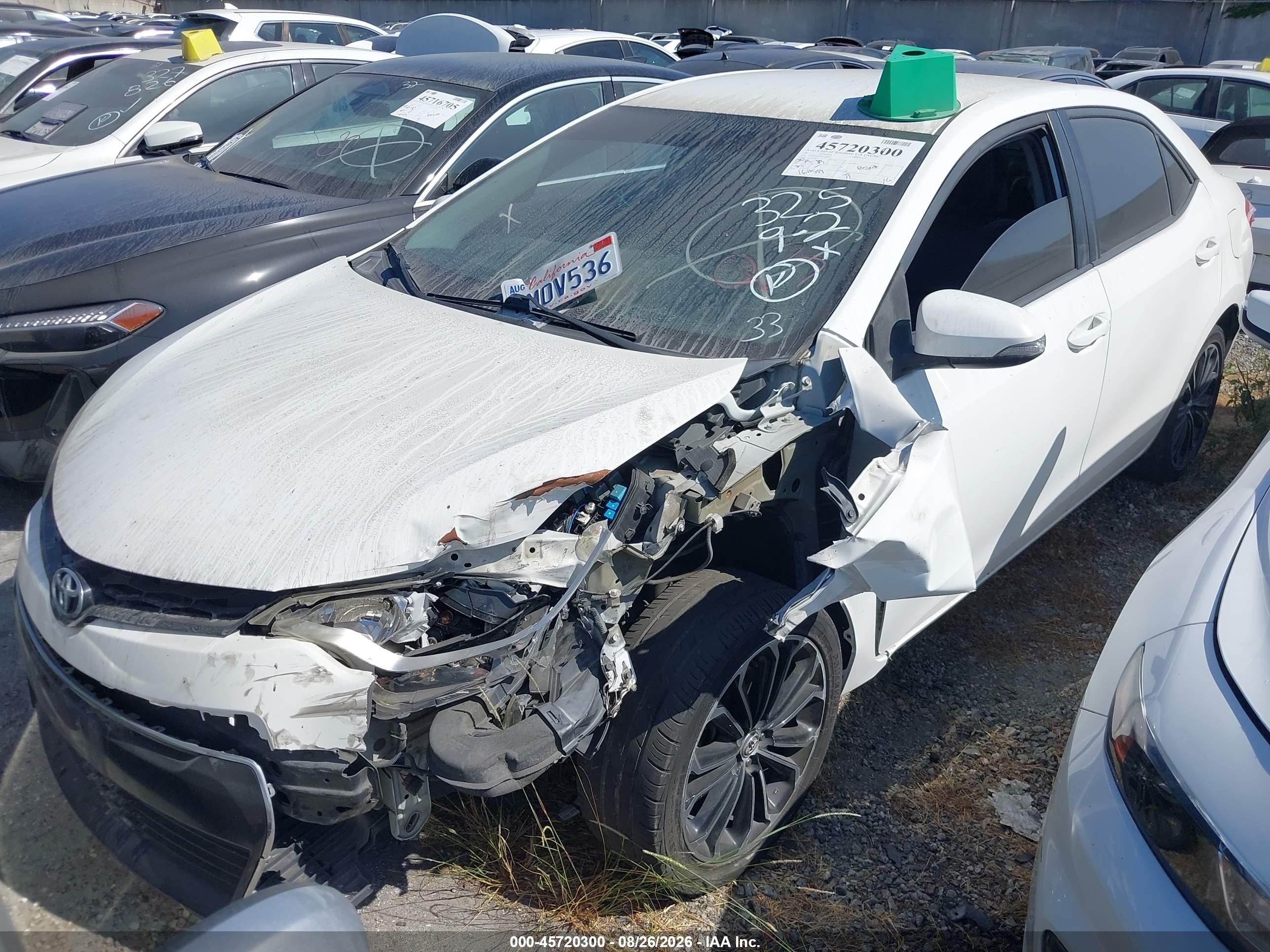 2015 Toyota Corolla S Plus White vin: 5YFBURHE7FP328127