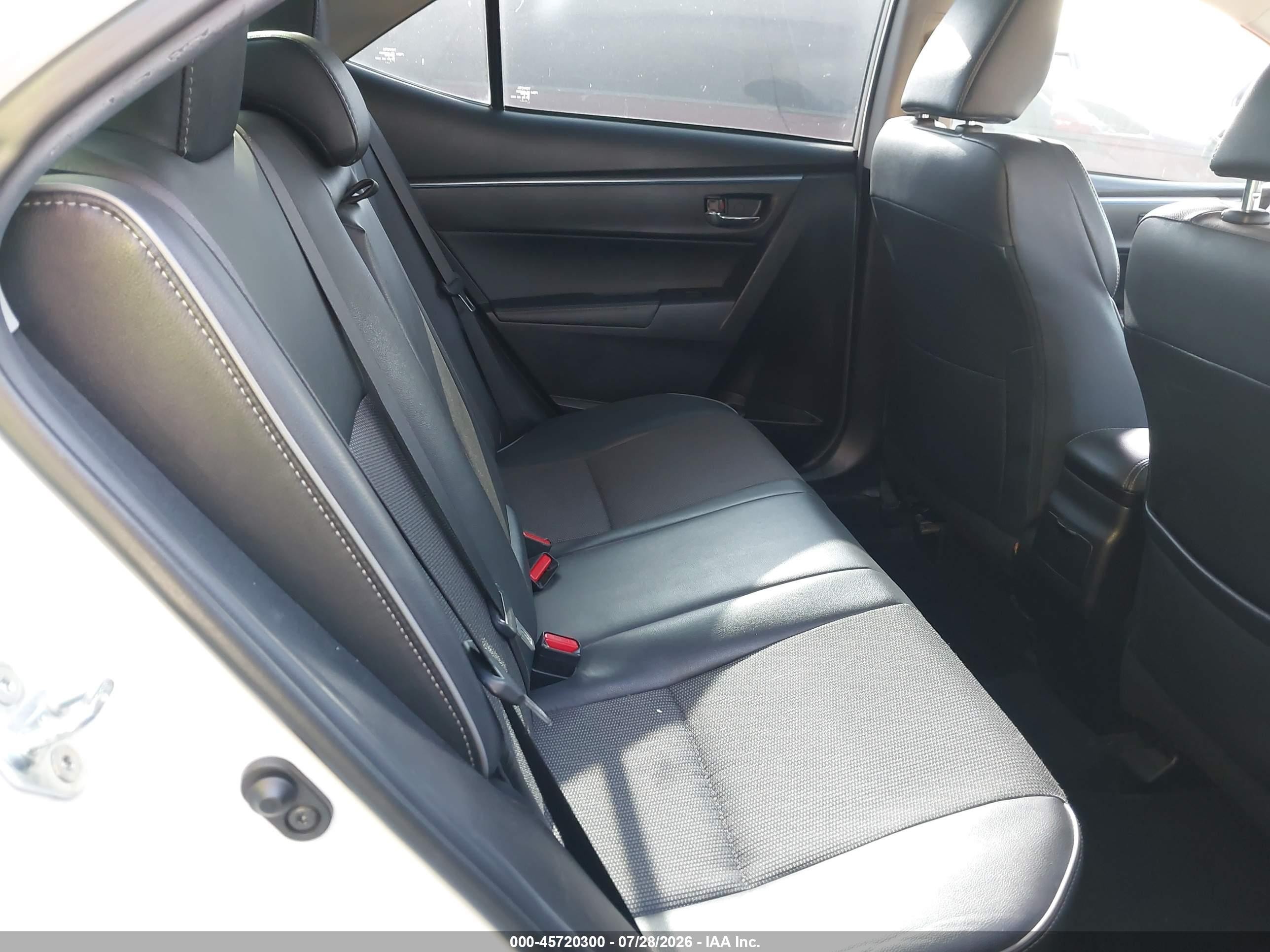 2015 Toyota Corolla S Plus White vin: 5YFBURHE7FP328127