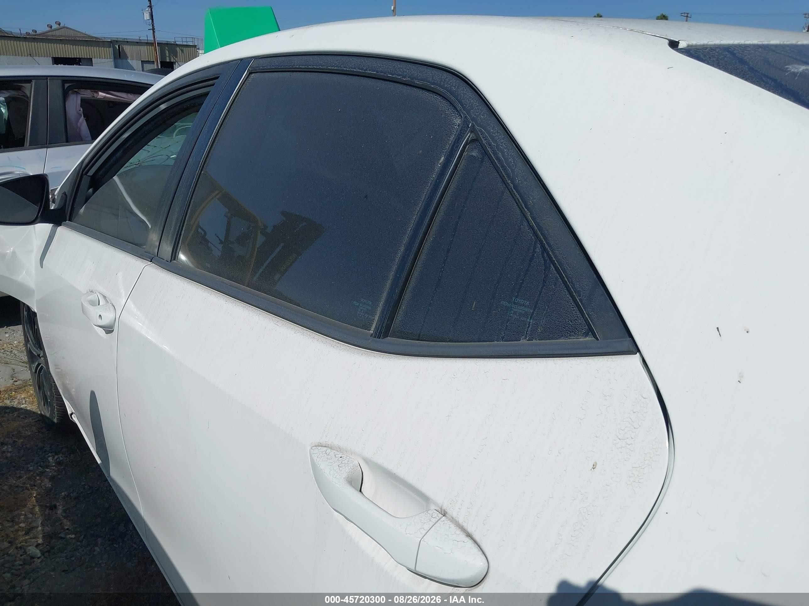 2015 Toyota Corolla S Plus White vin: 5YFBURHE7FP328127