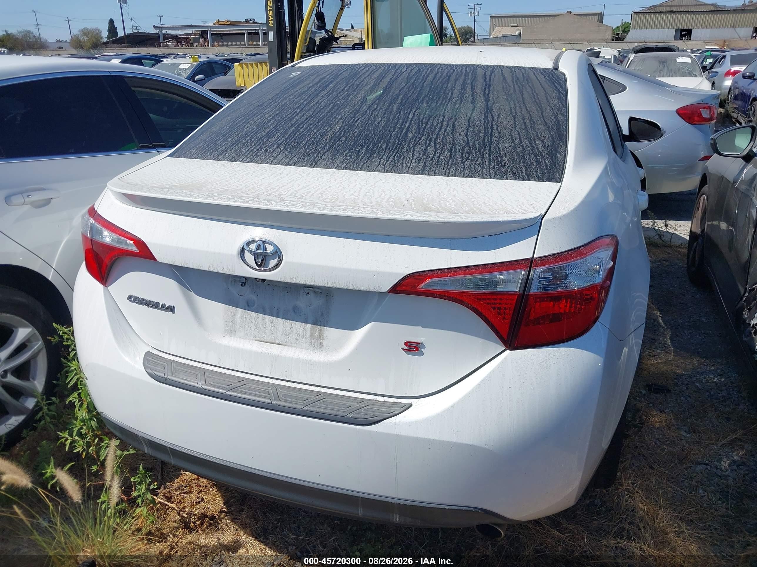 2015 Toyota Corolla S Plus White vin: 5YFBURHE7FP328127