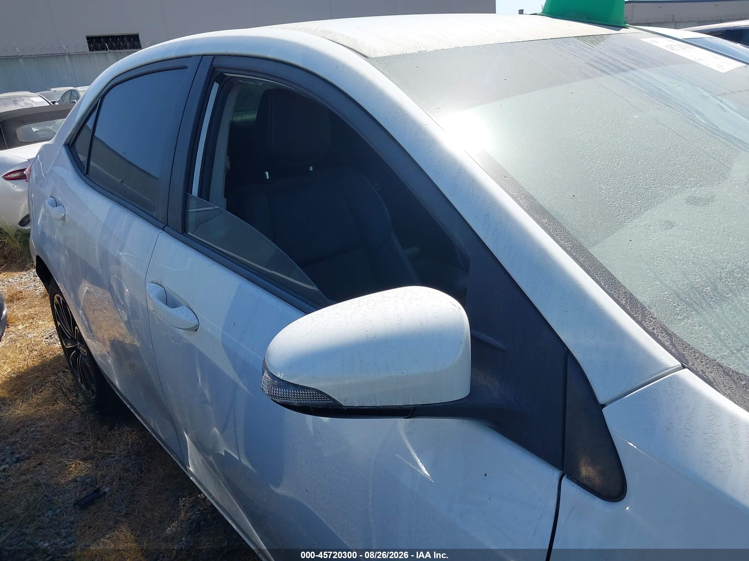 2015 Toyota Corolla S Plus White vin: 5YFBURHE7FP328127