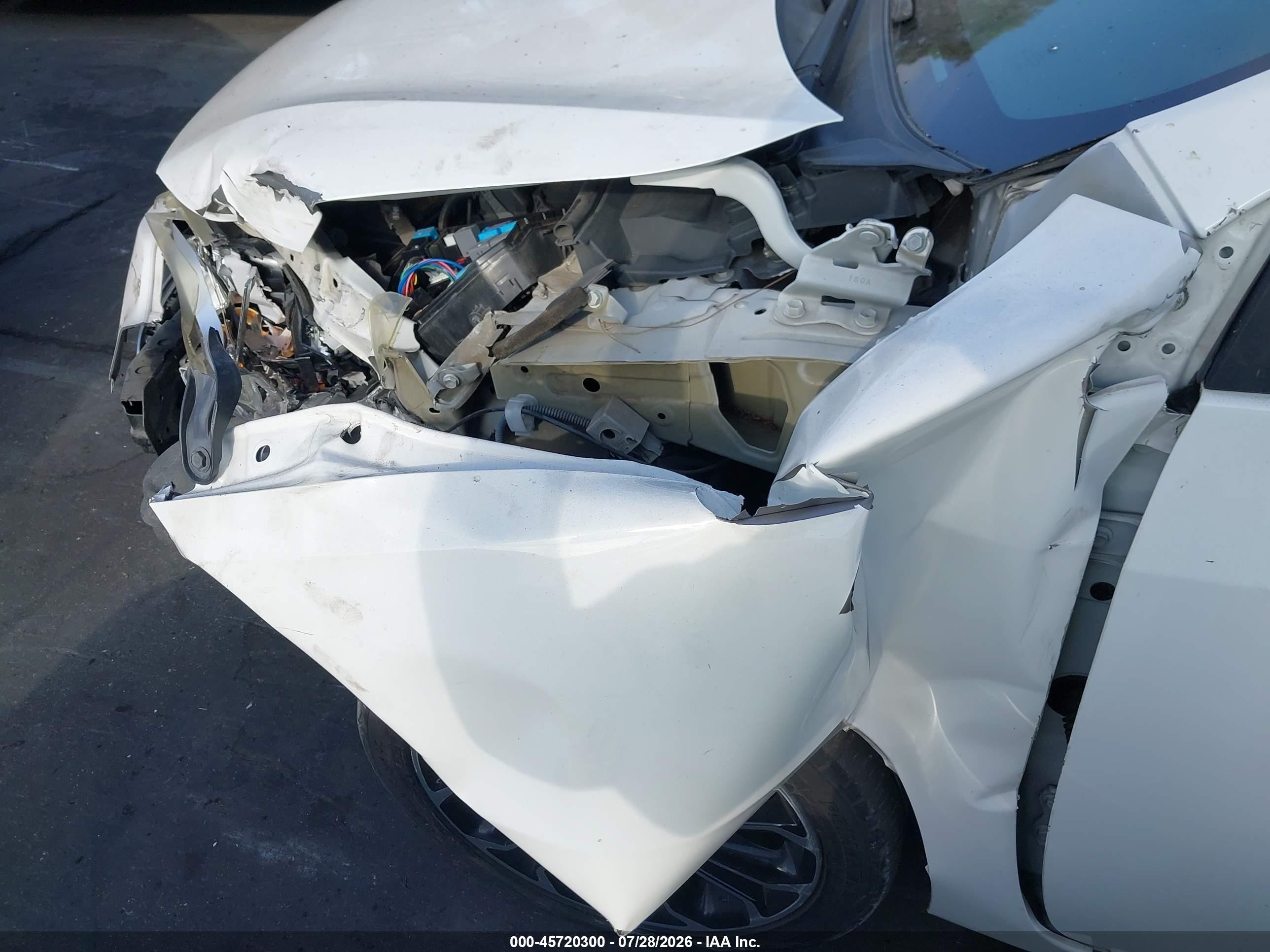 2015 Toyota Corolla S Plus White vin: 5YFBURHE7FP328127