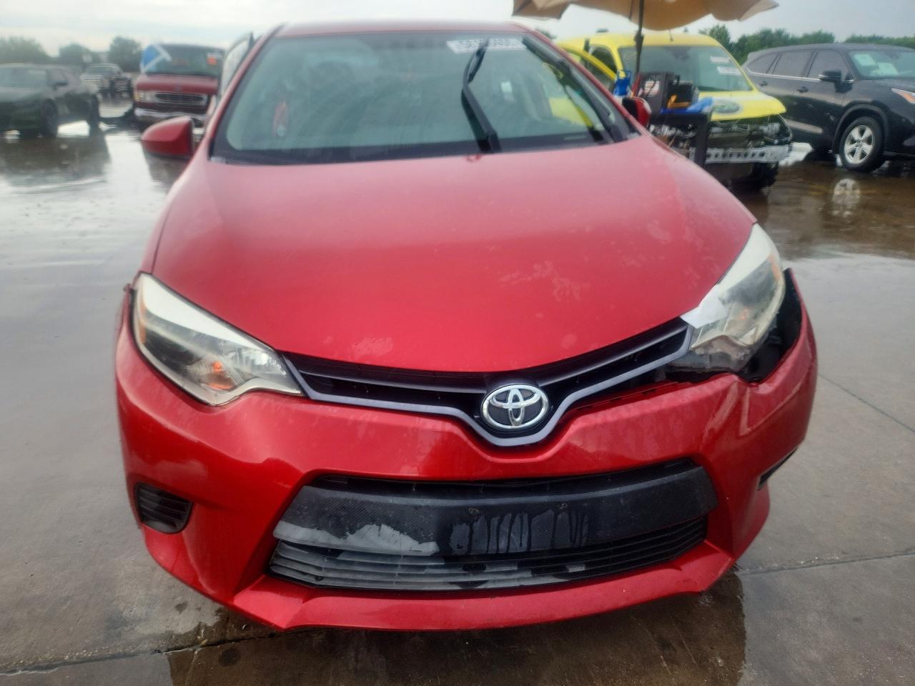 2015 Toyota Corolla Le Red vin: 5YFBURHE7FP352363