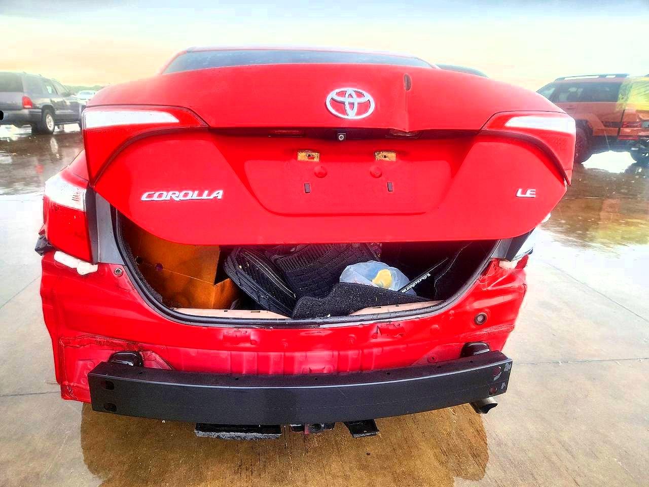 2015 Toyota Corolla Le Red vin: 5YFBURHE7FP352363