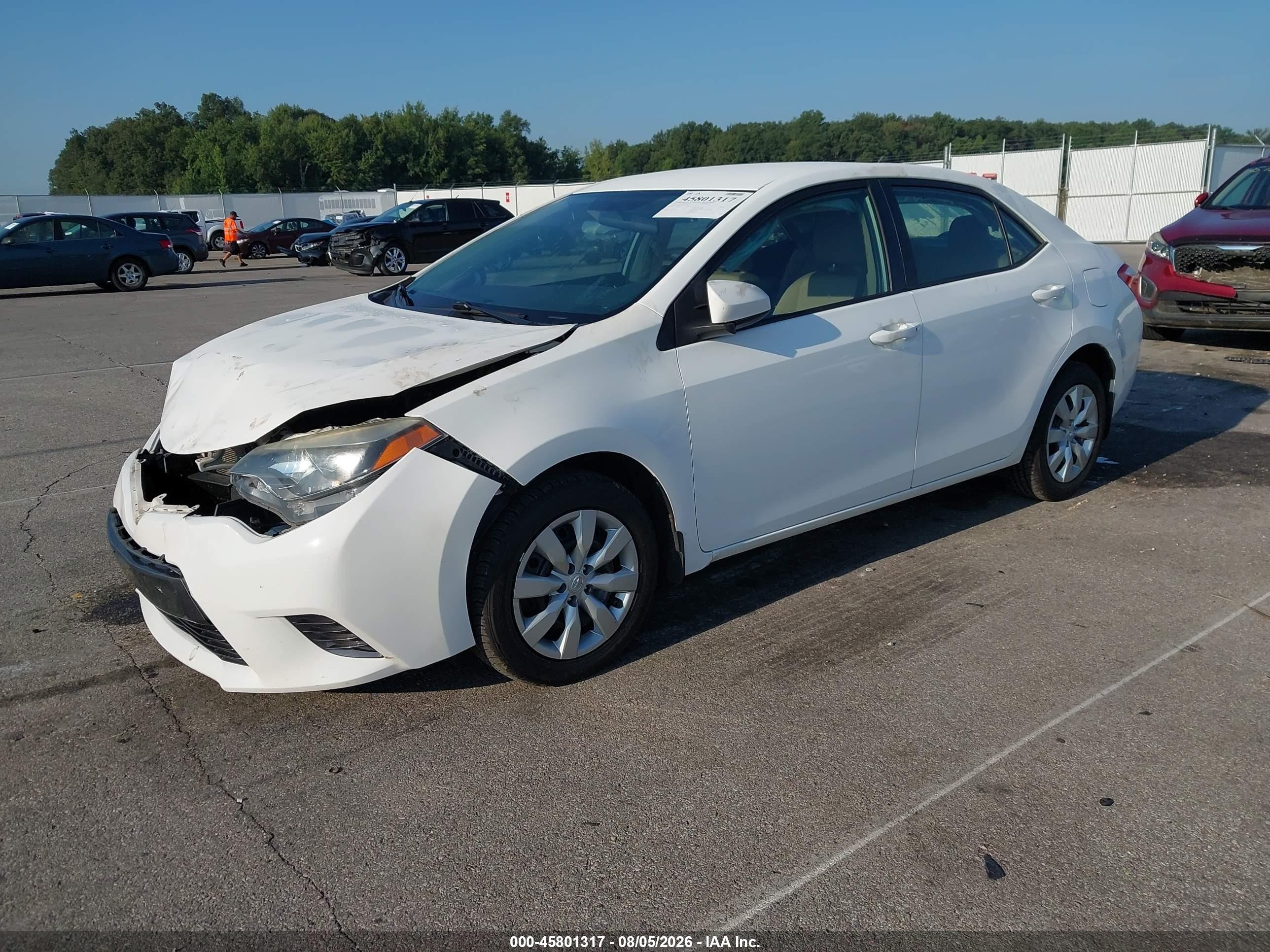 2016 Toyota Corolla Le White vin: 5YFBURHE7GP515482