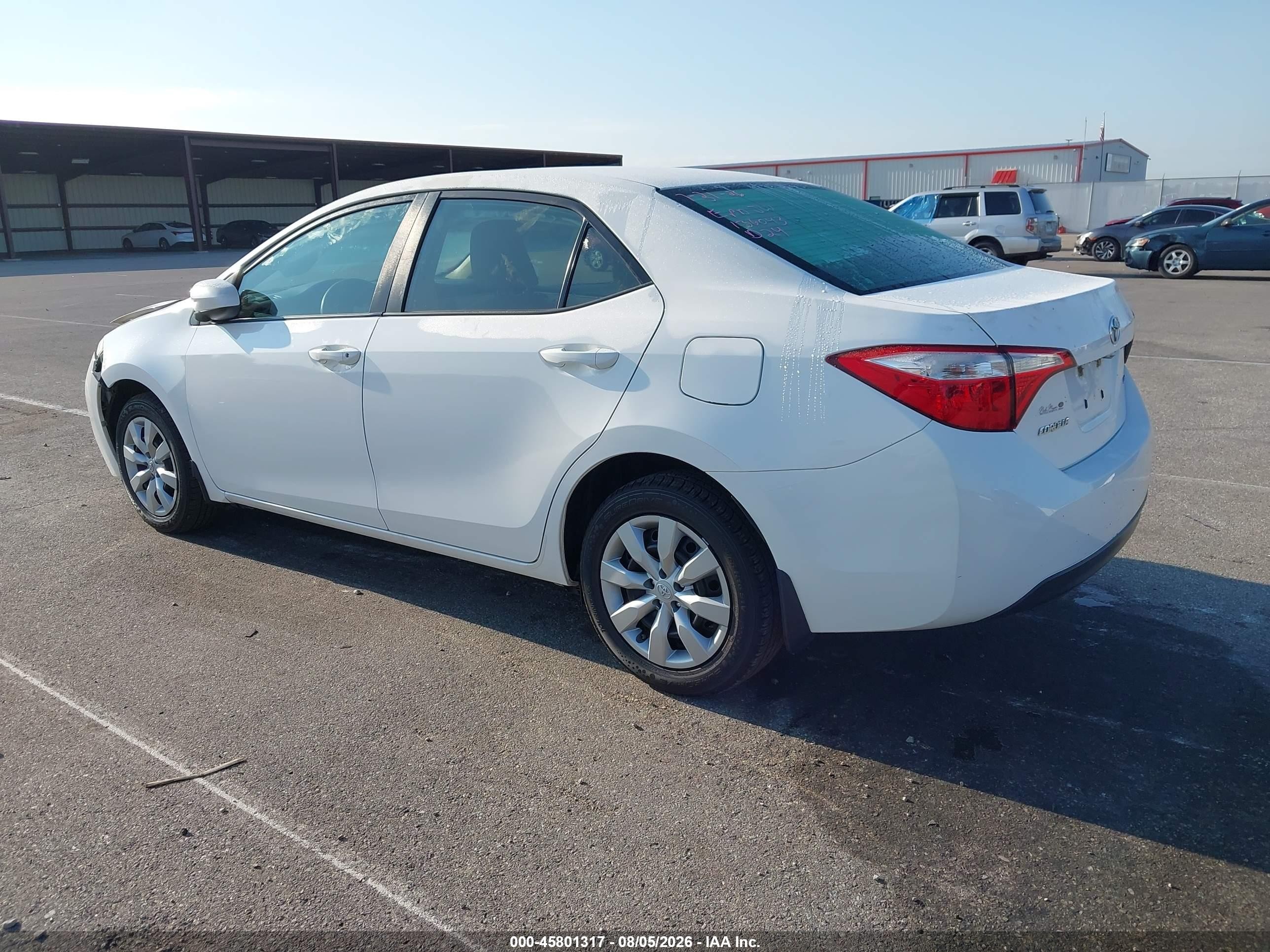 2016 Toyota Corolla Le White vin: 5YFBURHE7GP515482