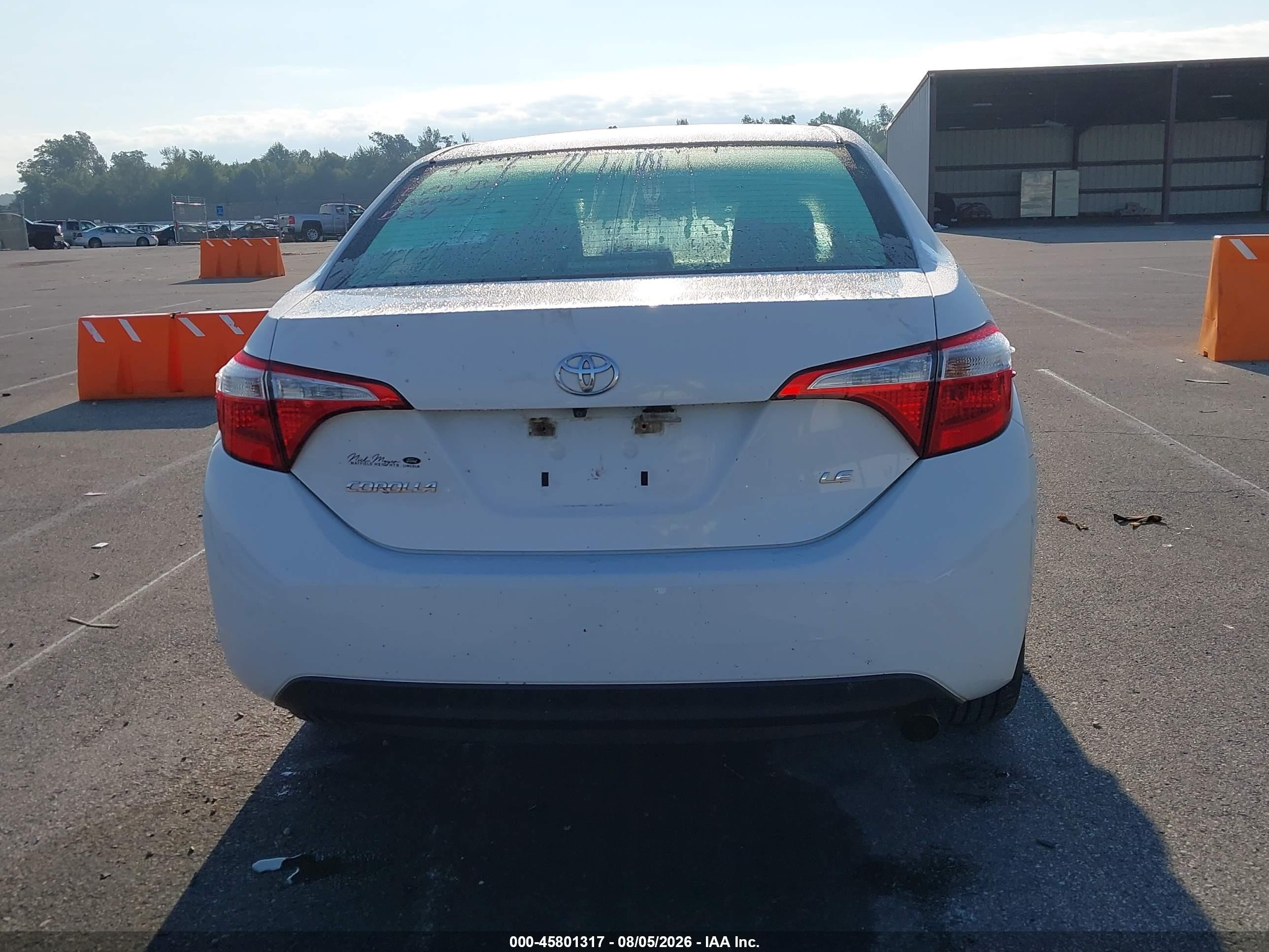 2016 Toyota Corolla Le White vin: 5YFBURHE7GP515482