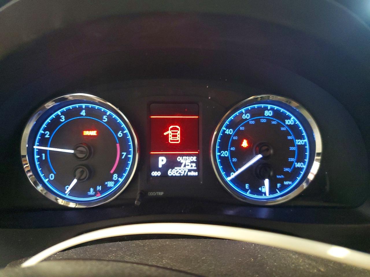 2017 Toyota Corolla Le White vin: 5YFBURHE7HP596209
