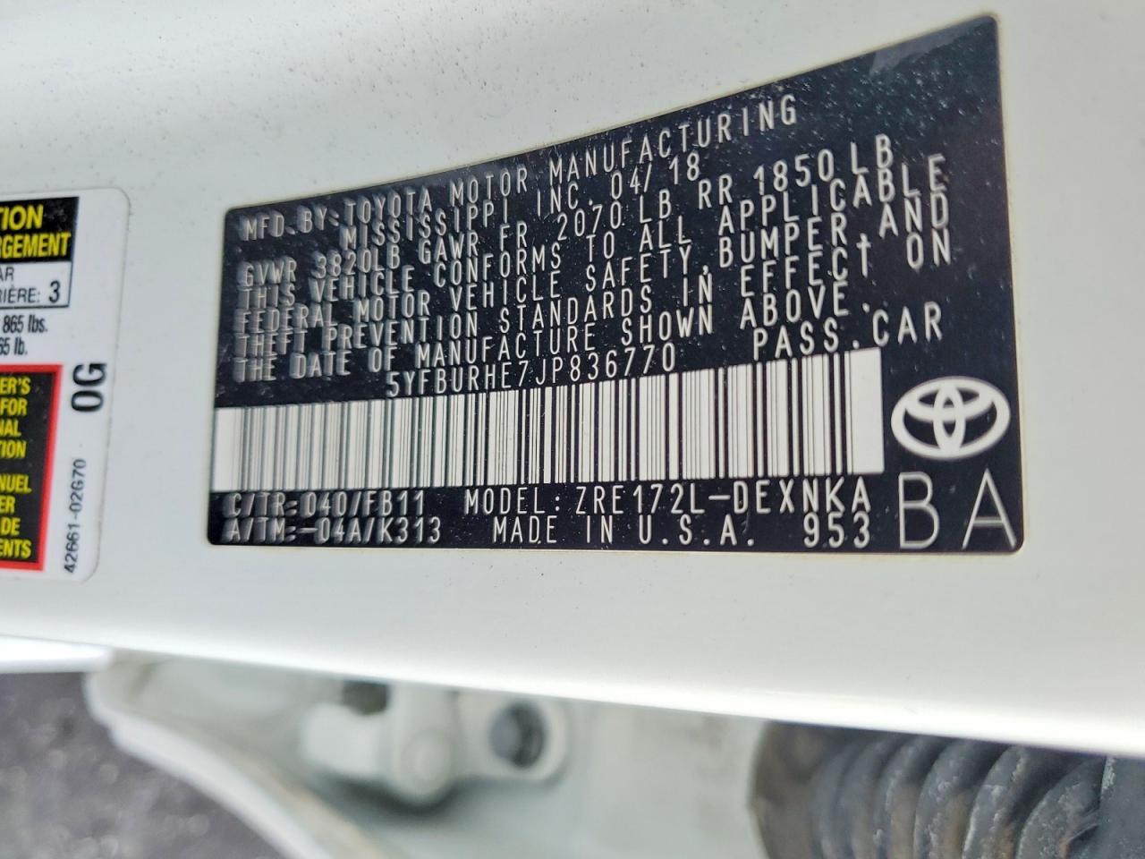 2018 Toyota Corolla Le White vin: 5YFBURHE7JP836770