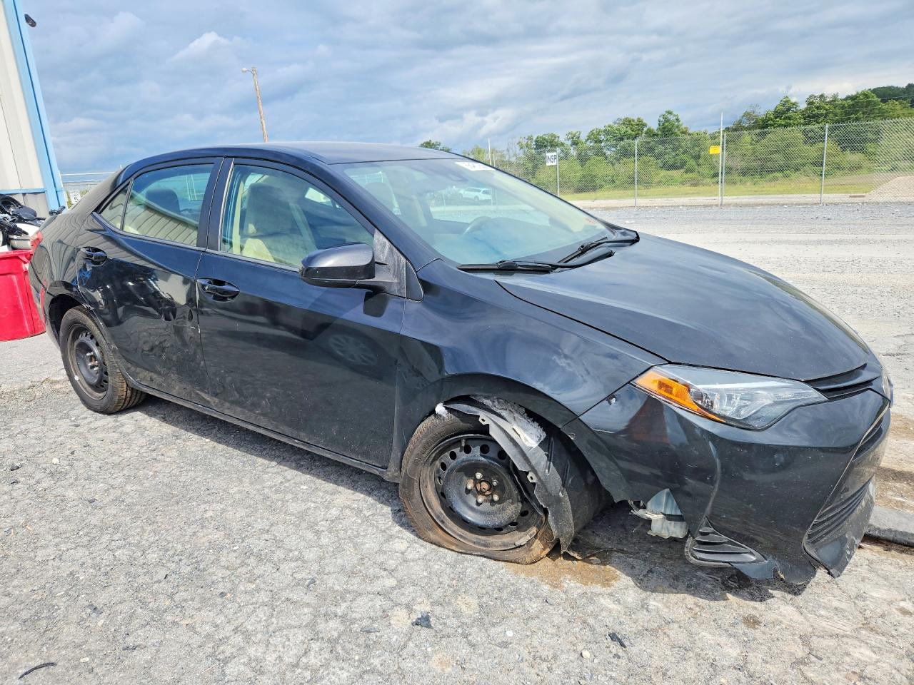 2019 Toyota Corolla Le Black vin: 5YFBURHE7KP901411