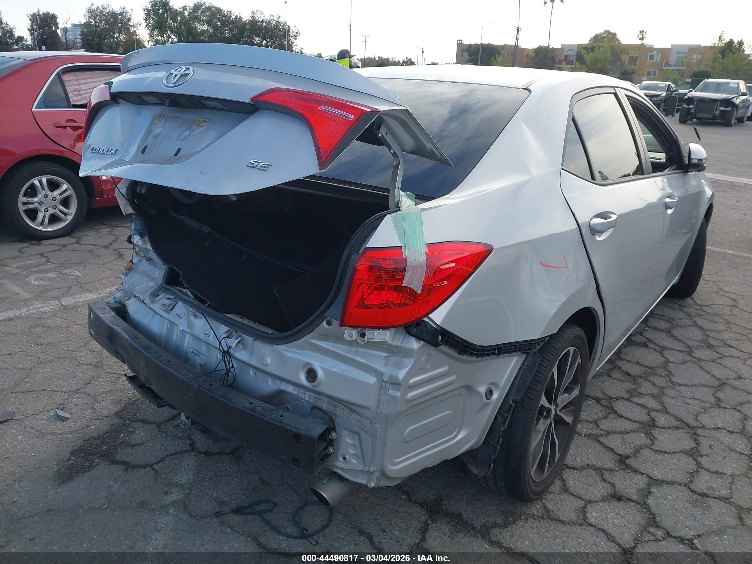 2019 Toyota Corolla Se Серебряный vin: 5YFBURHE7KP910240