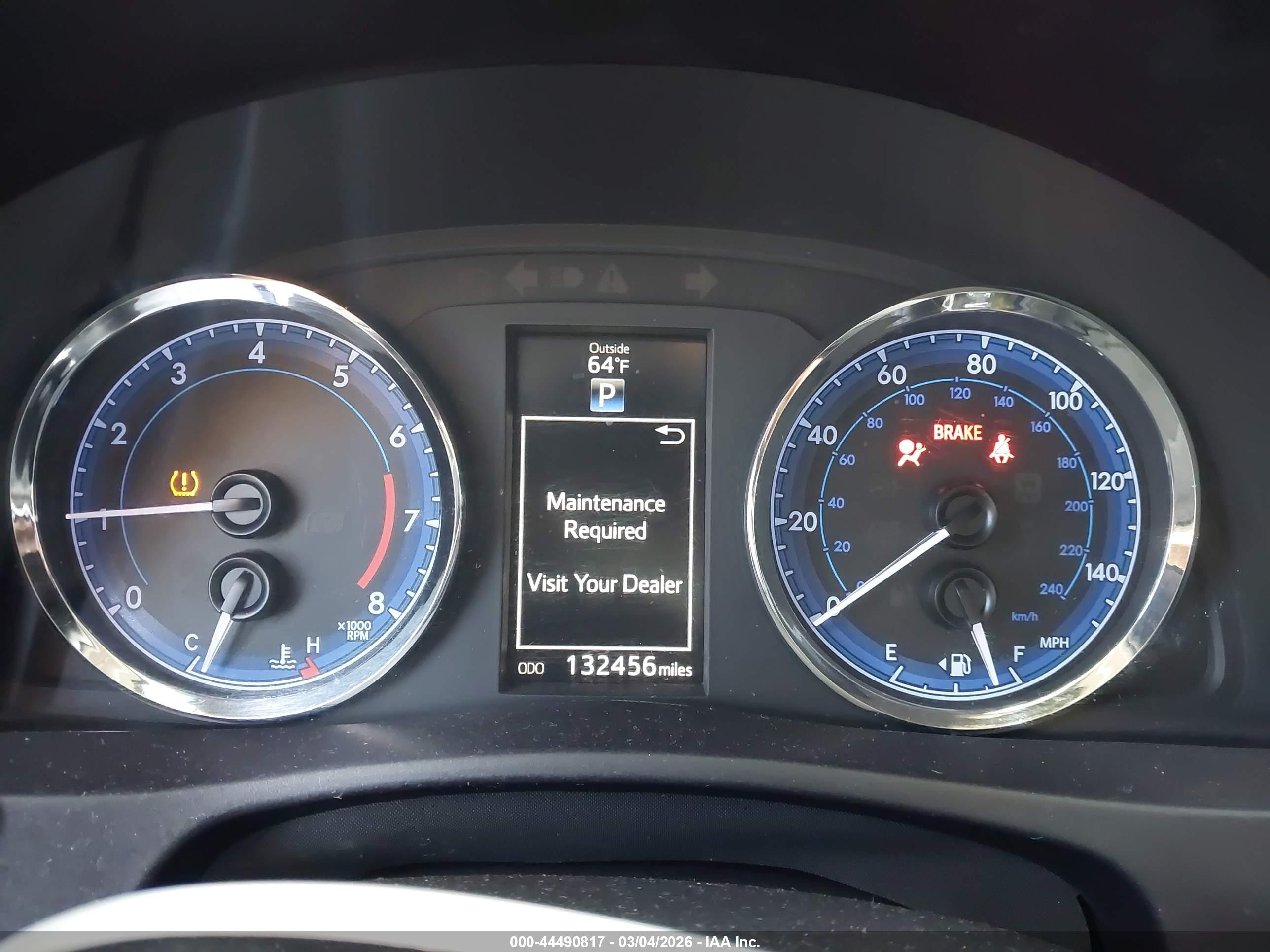 2019 Toyota Corolla Se Серебряный vin: 5YFBURHE7KP910240