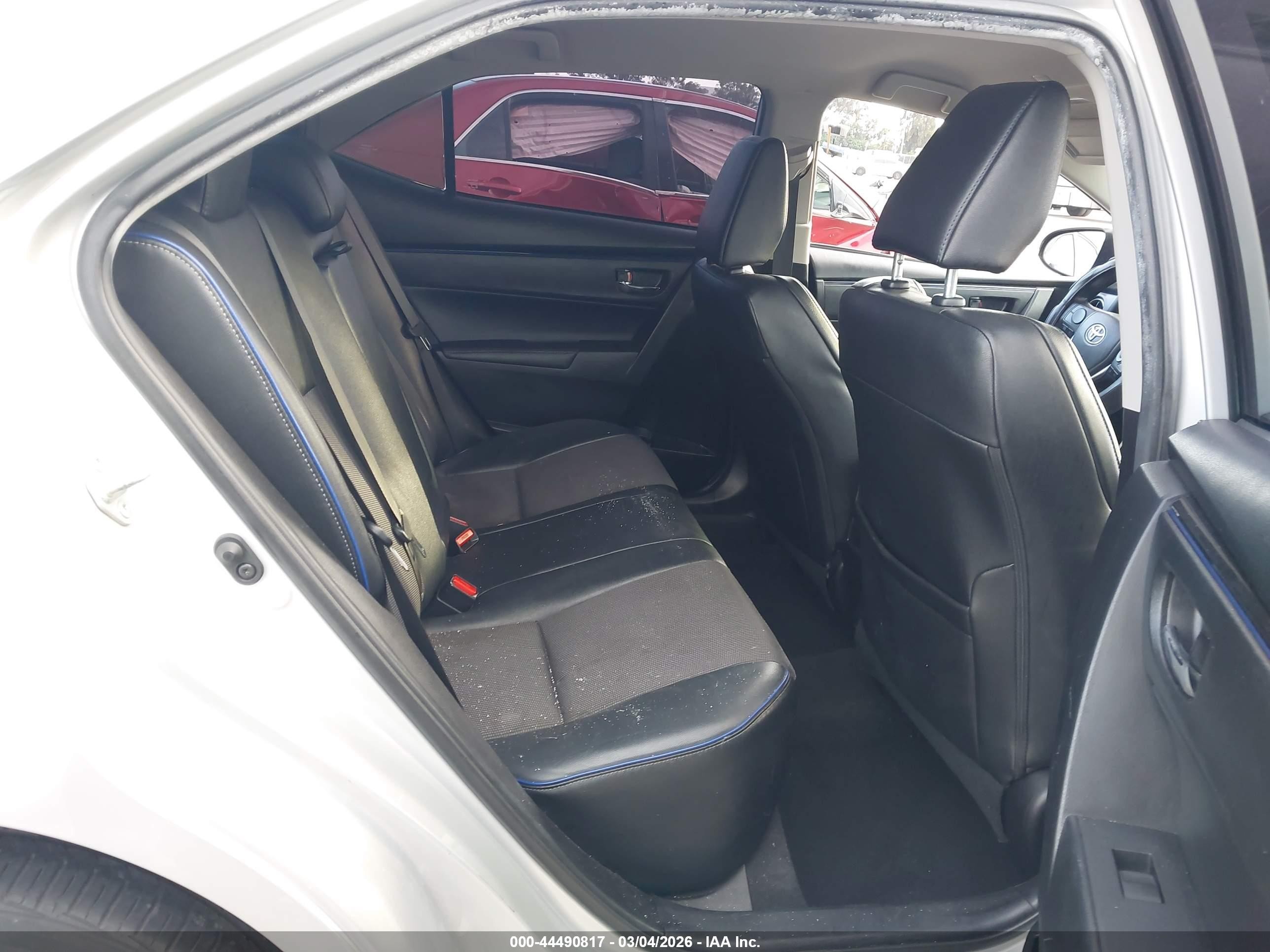 2019 Toyota Corolla Se Серебряный vin: 5YFBURHE7KP910240