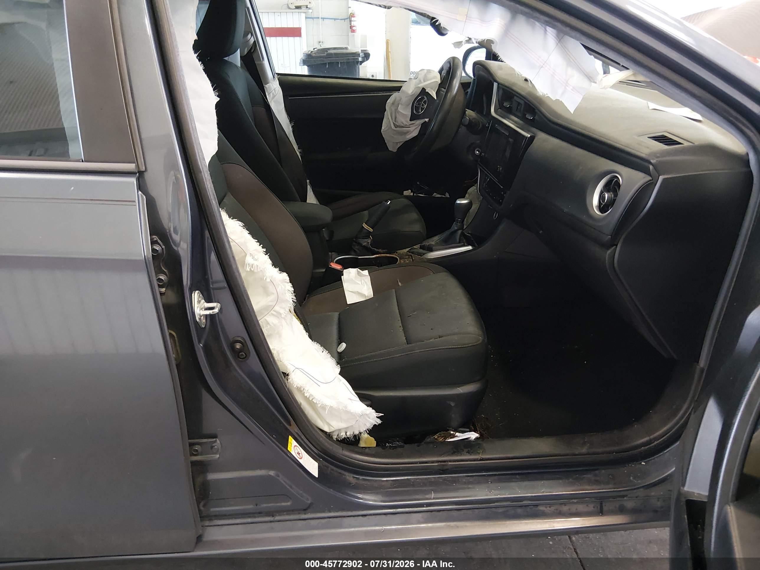 2019 Toyota Corolla Le Green vin: 5YFBURHE7KP943383