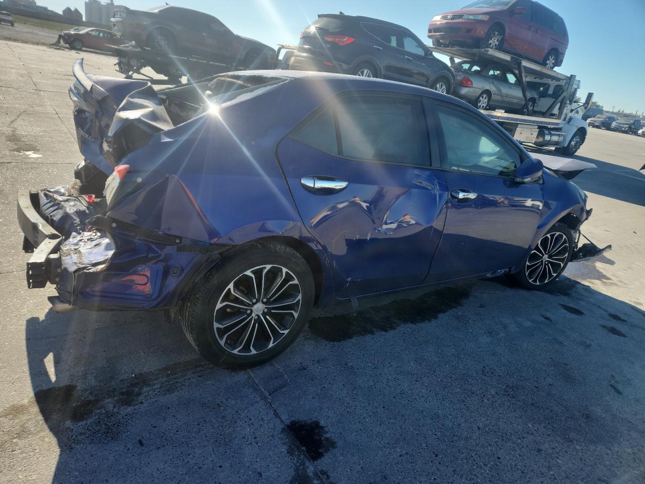 2014 Toyota Corolla L Blue vin: 5YFBURHE8EP001881