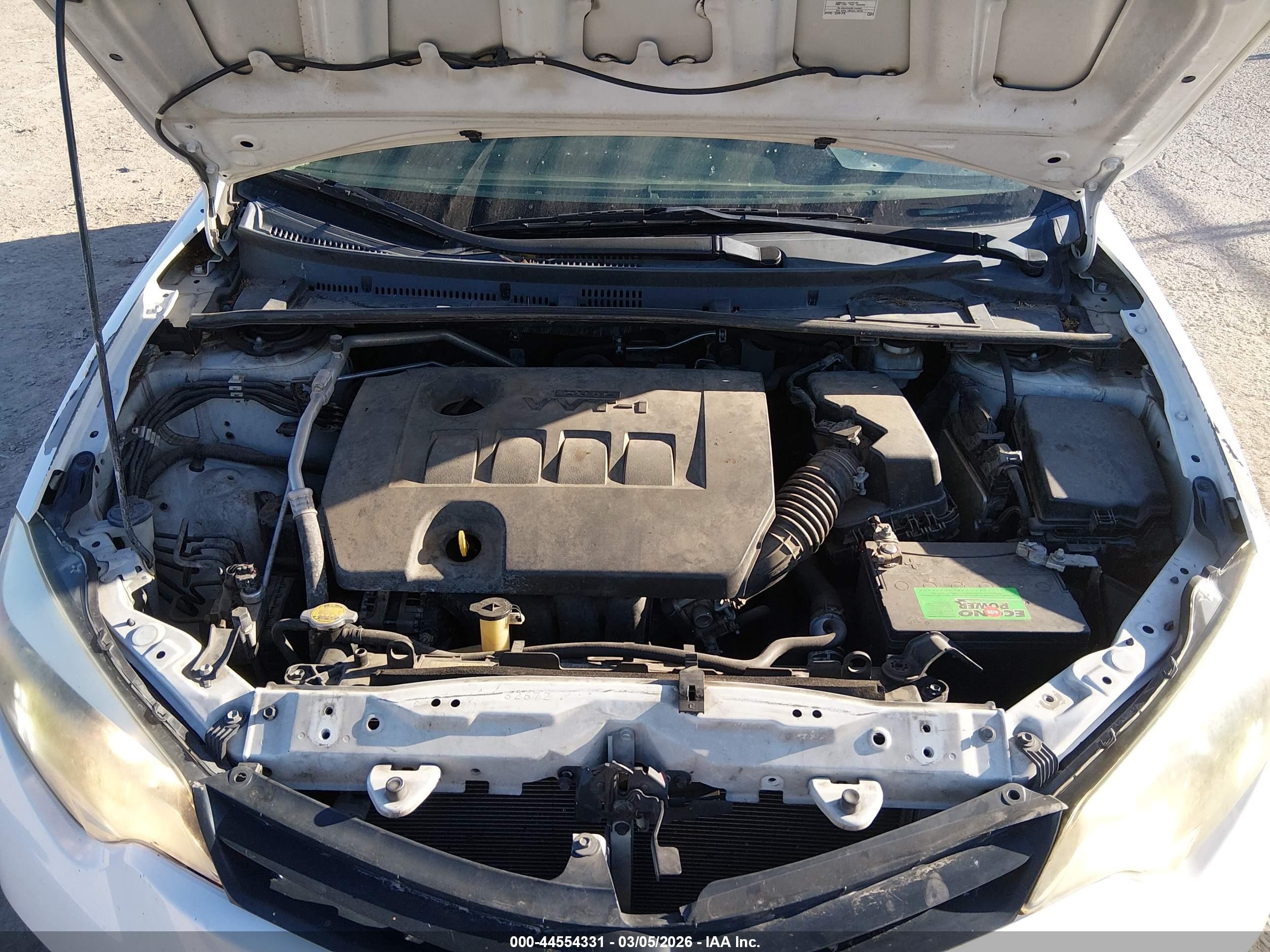 2014 Toyota Corolla Le Plus White vin: 5YFBURHE8EP008250
