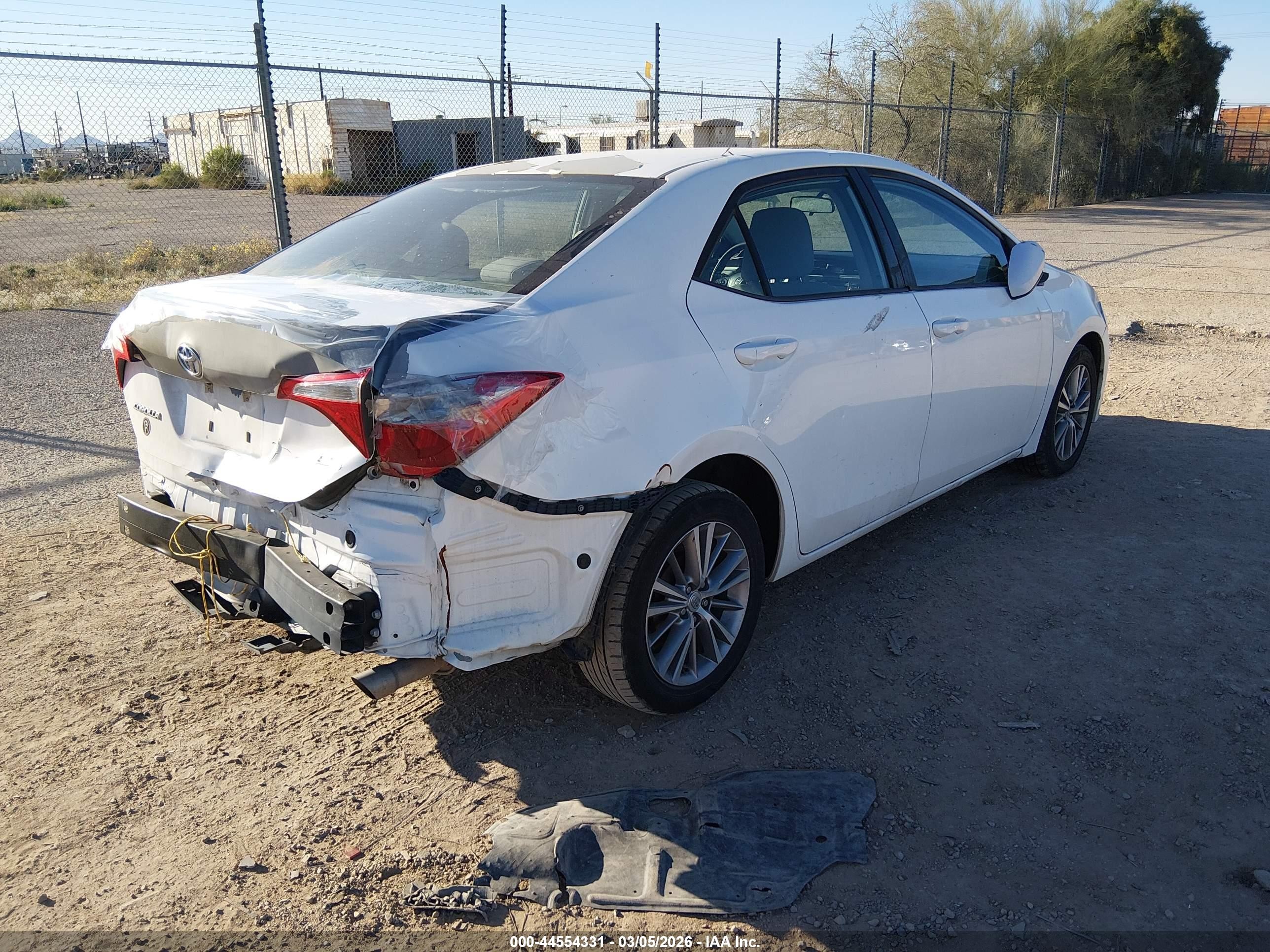 2014 Toyota Corolla Le Plus White vin: 5YFBURHE8EP008250