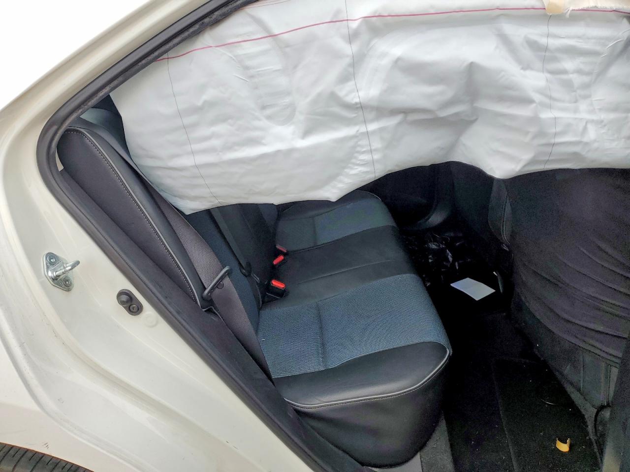 2014 Toyota Corolla S Plus White vin: 5YFBURHE8EP015165