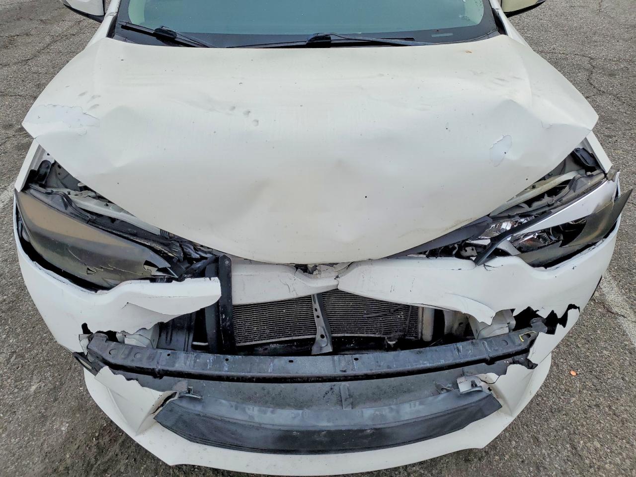2014 Toyota Corolla S Plus White vin: 5YFBURHE8EP015165