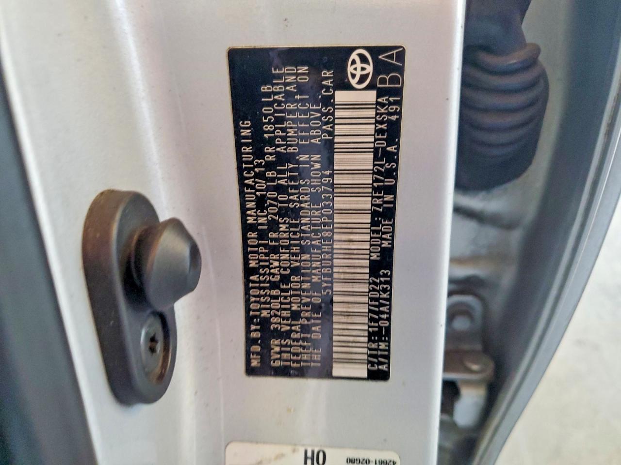 2014 Toyota Corolla S Plus Silver vin: 5YFBURHE8EP033794