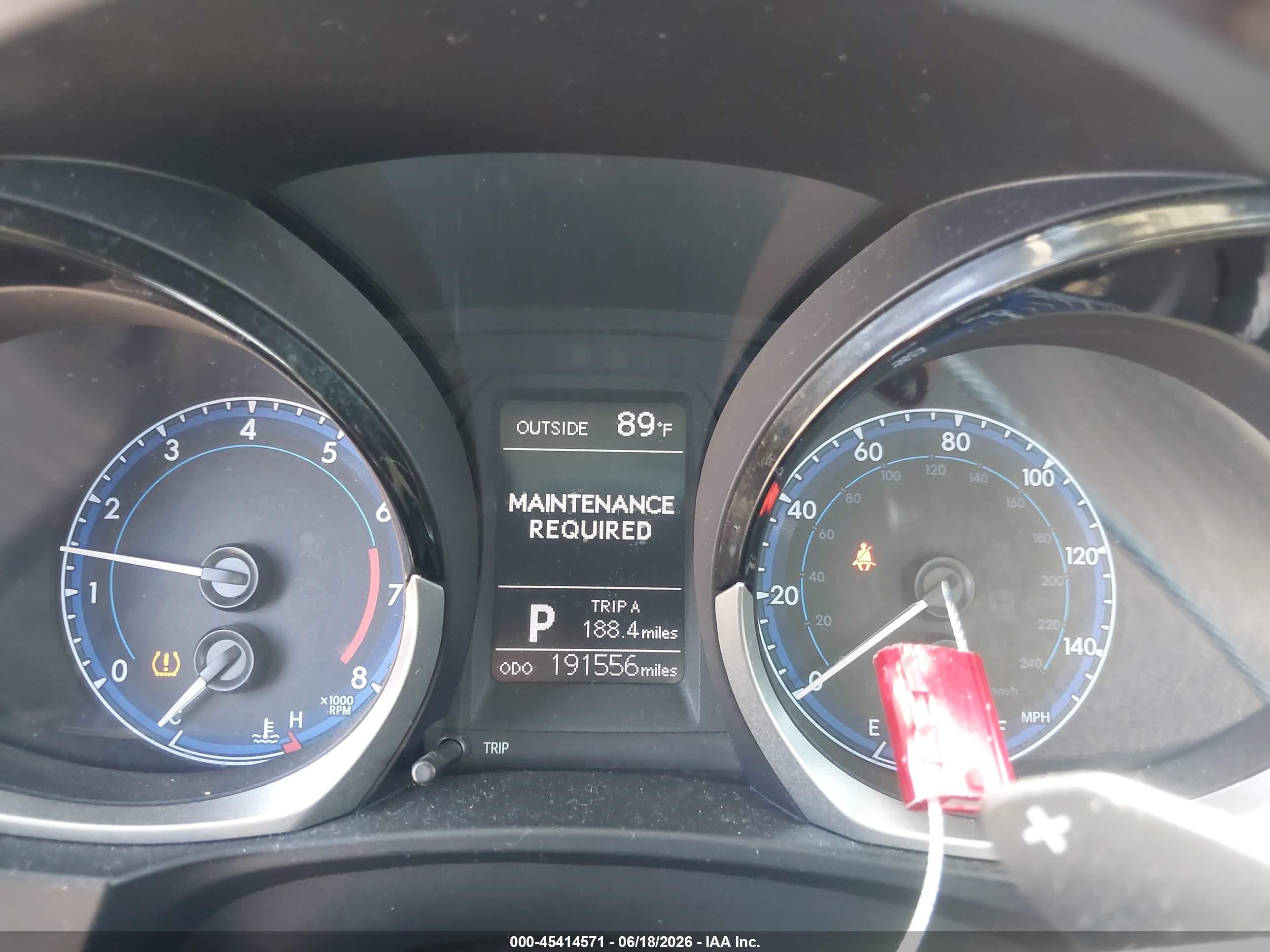 2014 Toyota Corolla S Plus Silver vin: 5YFBURHE8EP034315