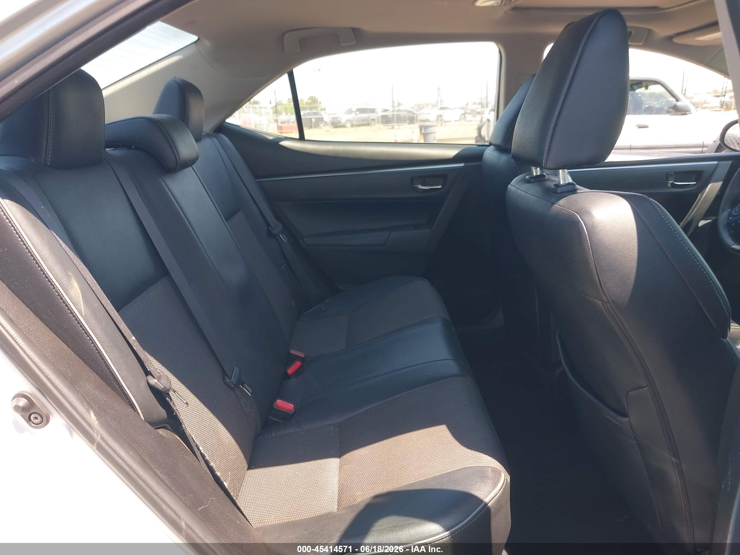 2014 Toyota Corolla S Plus Silver vin: 5YFBURHE8EP034315