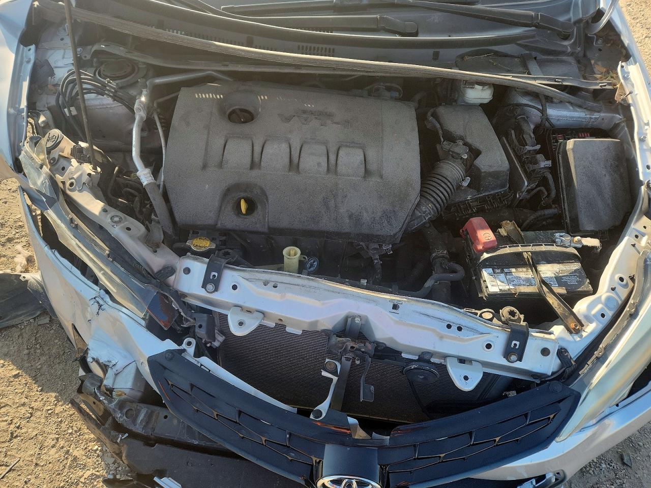 2014 Toyota Corolla S Plus Серебряный vin: 5YFBURHE8EP053219