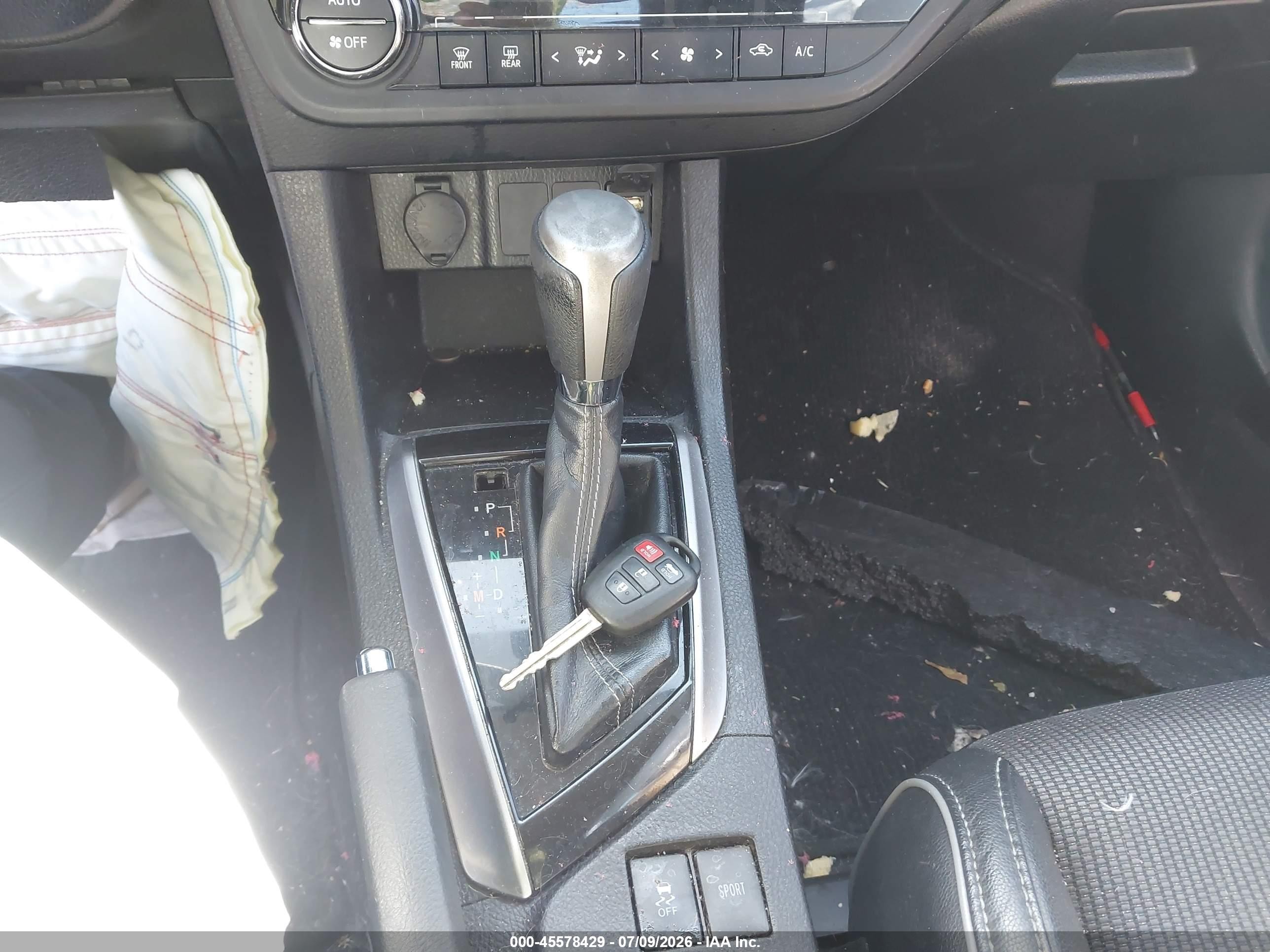 2014 Toyota Corolla S Plus Серебряный vin: 5YFBURHE8EP061823
