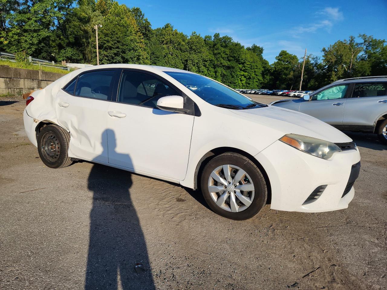 2014 Toyota Corolla Le White vin: 5YFBURHE8EP066438