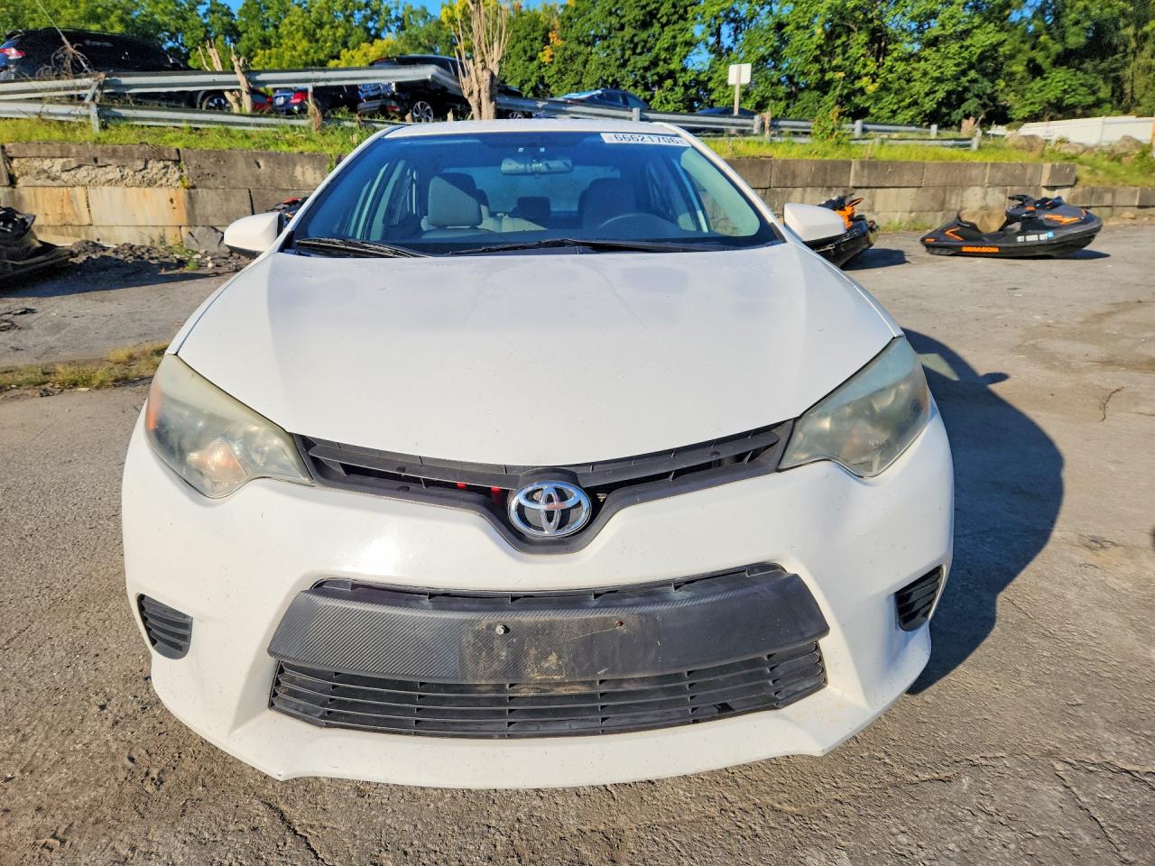 2014 Toyota Corolla Le White vin: 5YFBURHE8EP066438