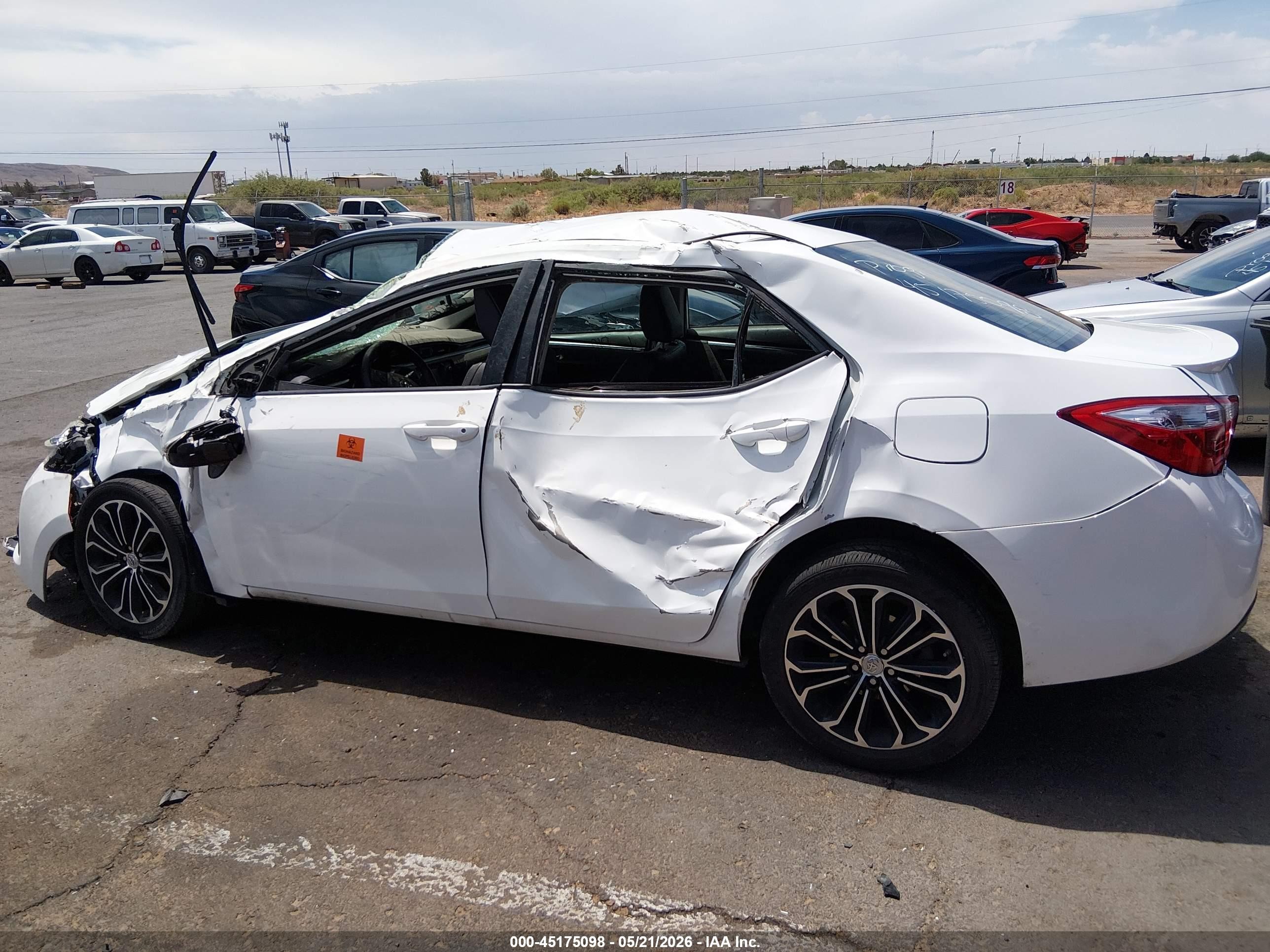 2014 Toyota Corolla S Plus White vin: 5YFBURHE8EP070358