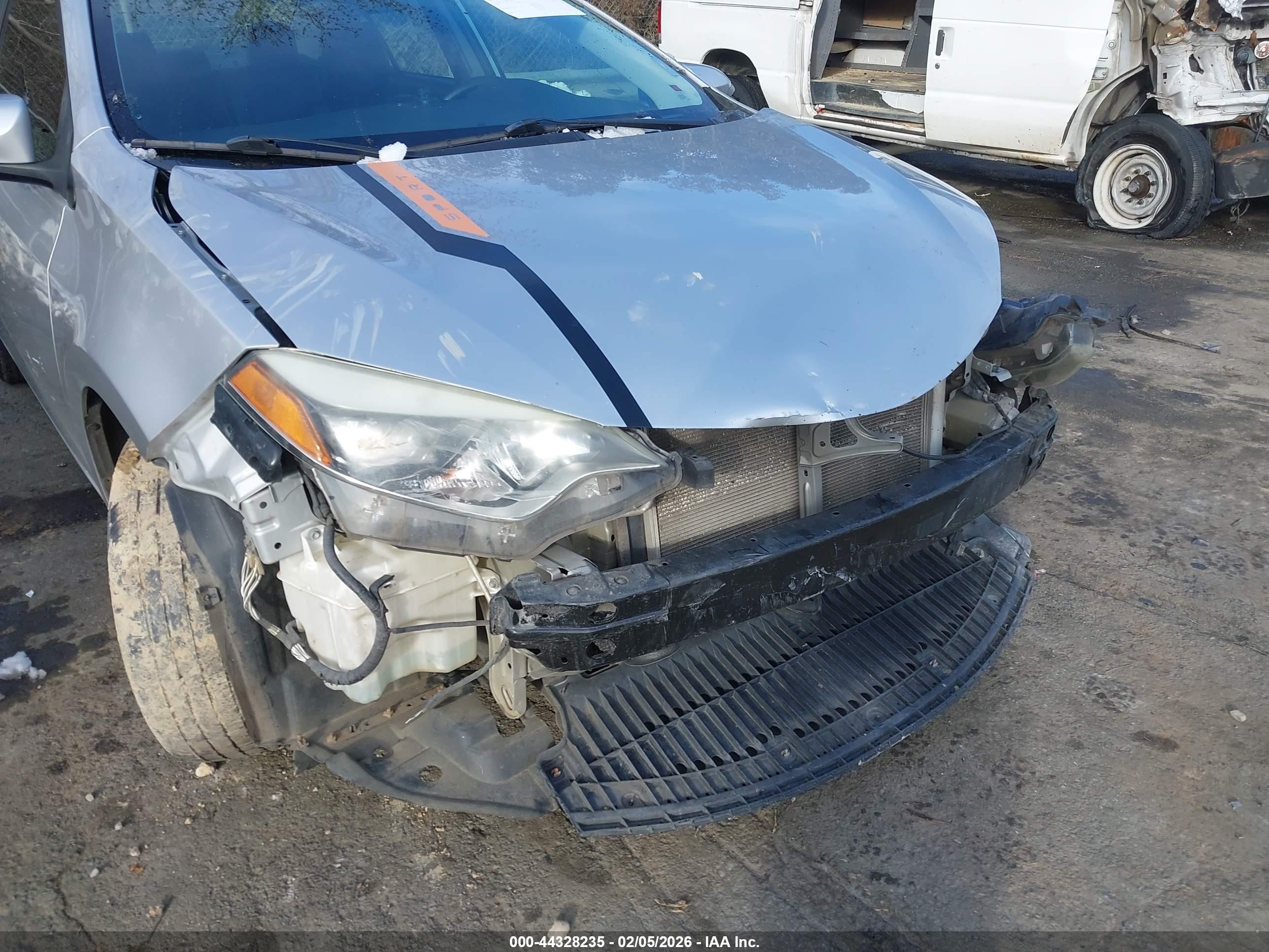 2014 Toyota Corolla S Plus Silver vin: 5YFBURHE8EP075544