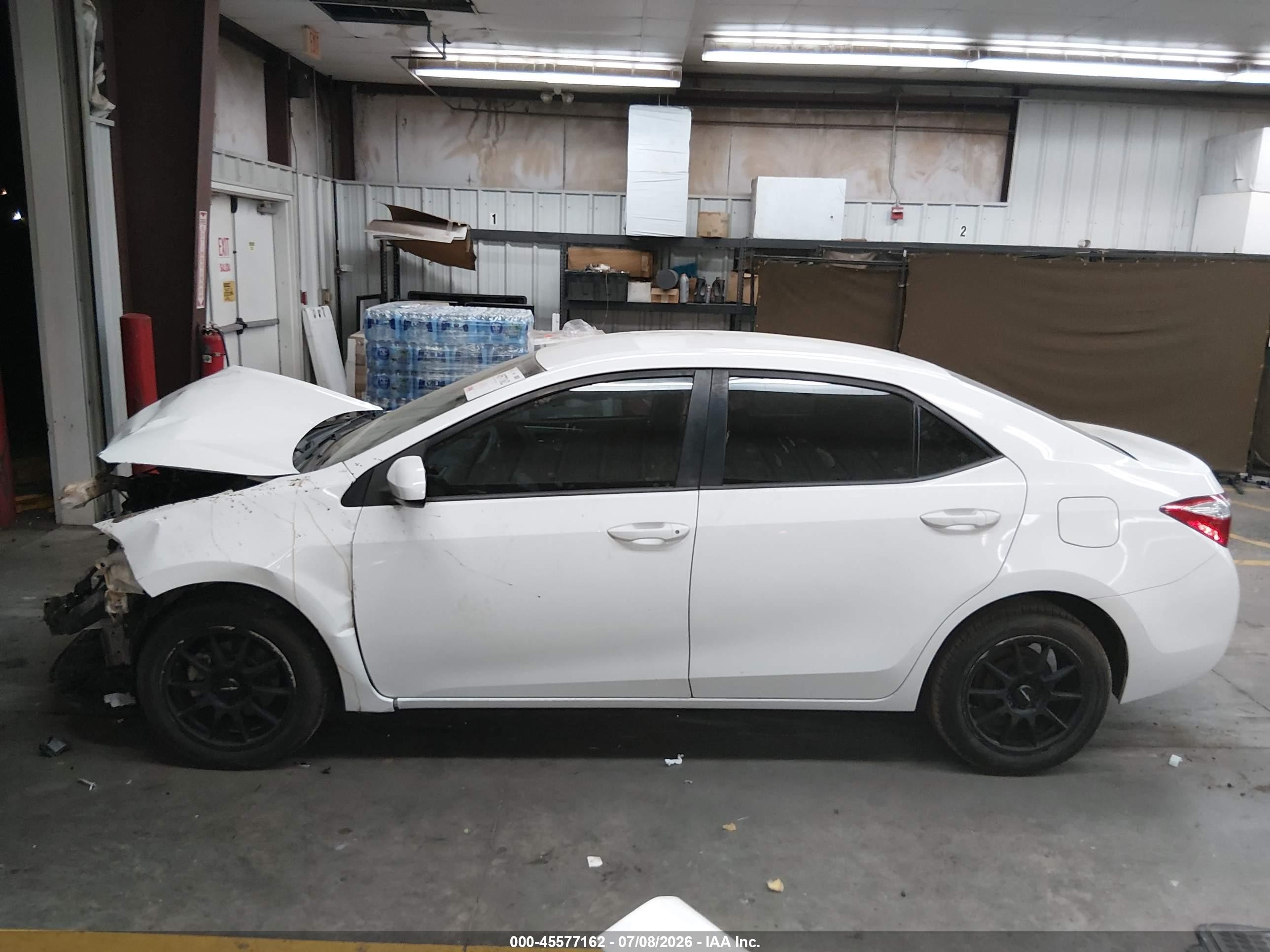 2014 Toyota Corolla Le White vin: 5YFBURHE8EP076127