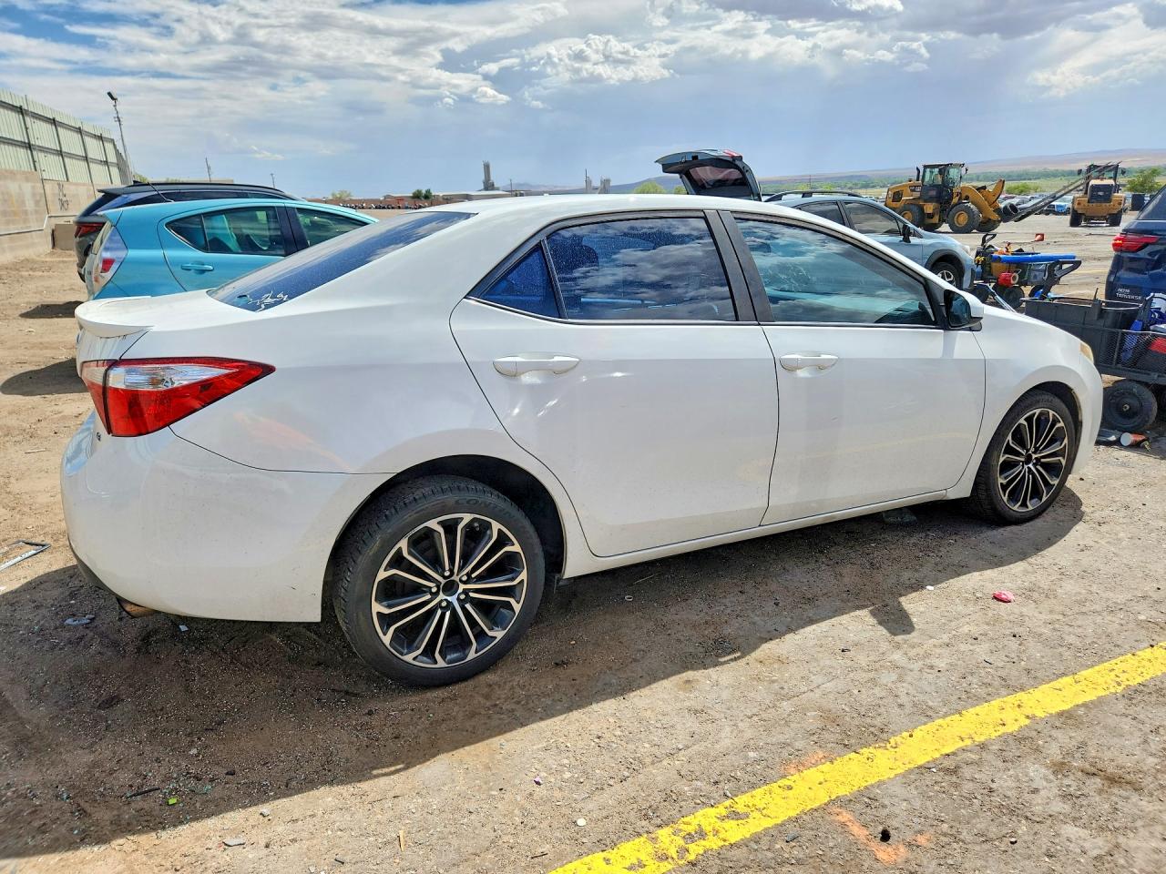 2014 Toyota Corolla Le White vin: 5YFBURHE8EP100149