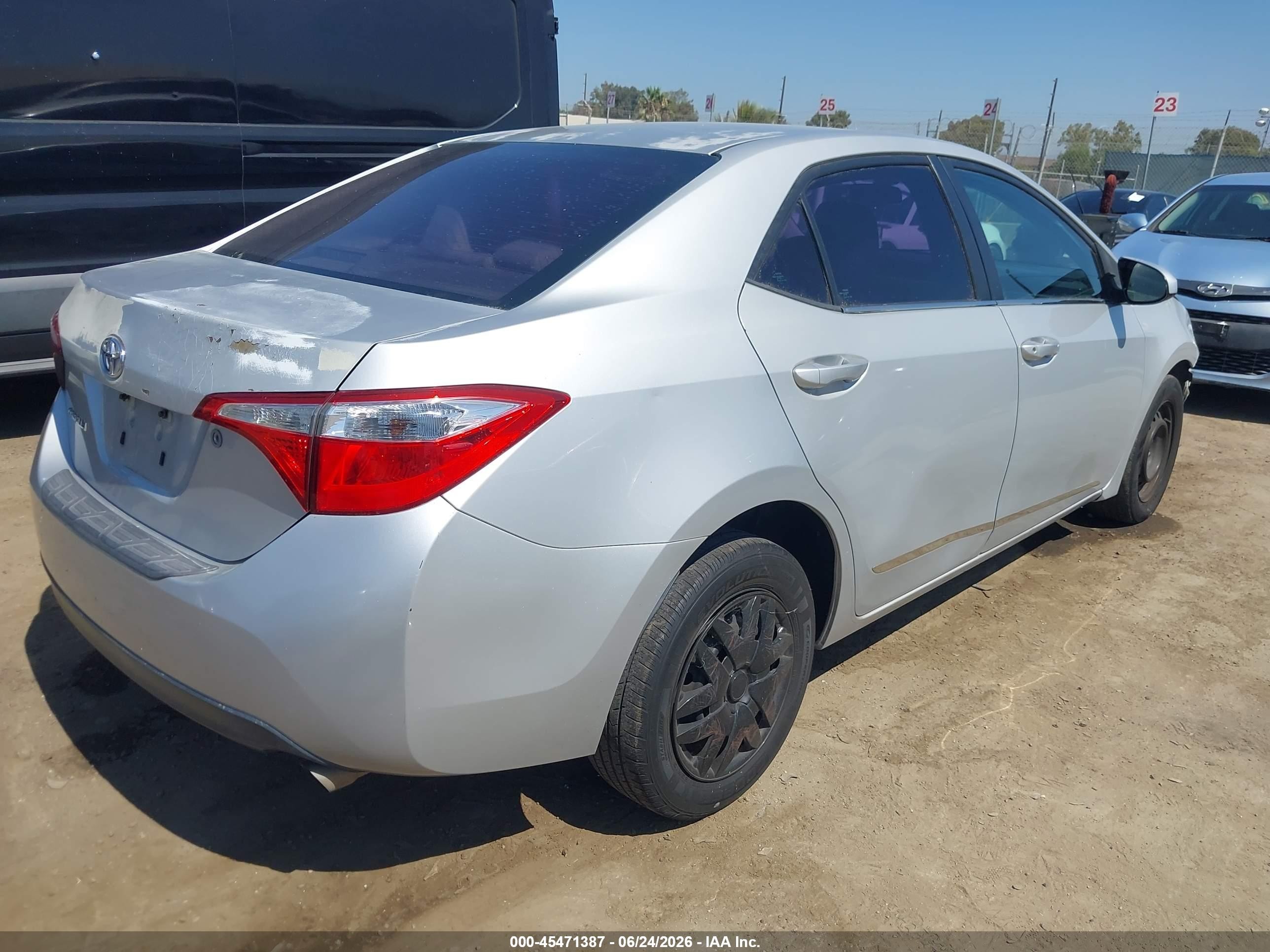 2014 Toyota Corolla L Silver vin: 5YFBURHE8EP105948