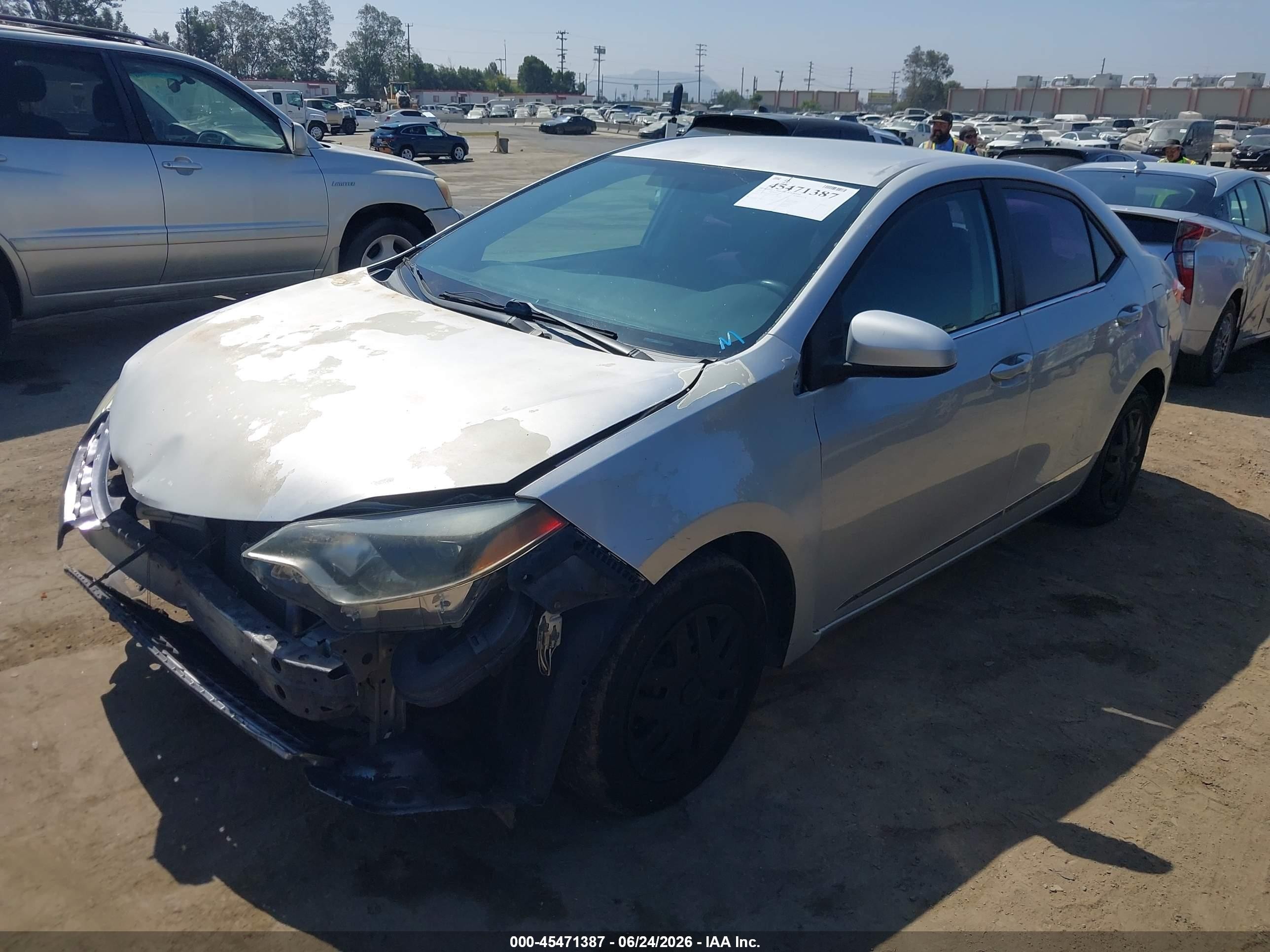 2014 Toyota Corolla L Silver vin: 5YFBURHE8EP105948
