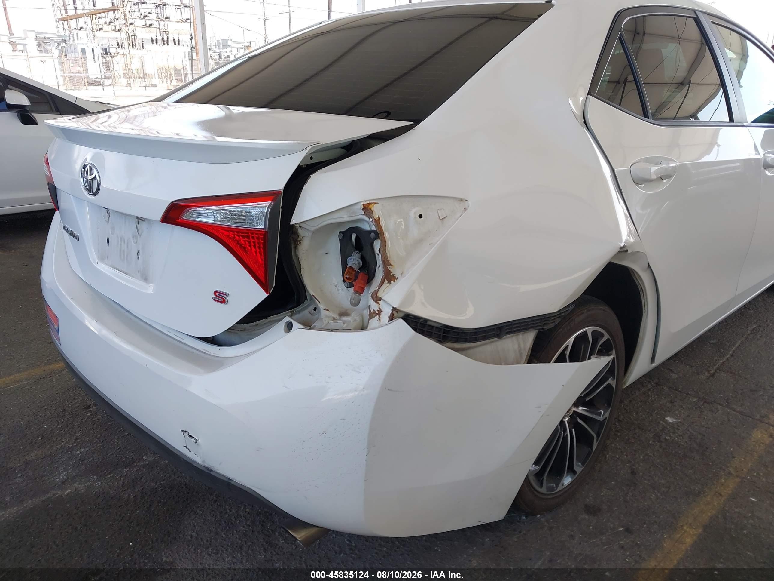 2014 Toyota Corolla S Premium White vin: 5YFBURHE8EP113046