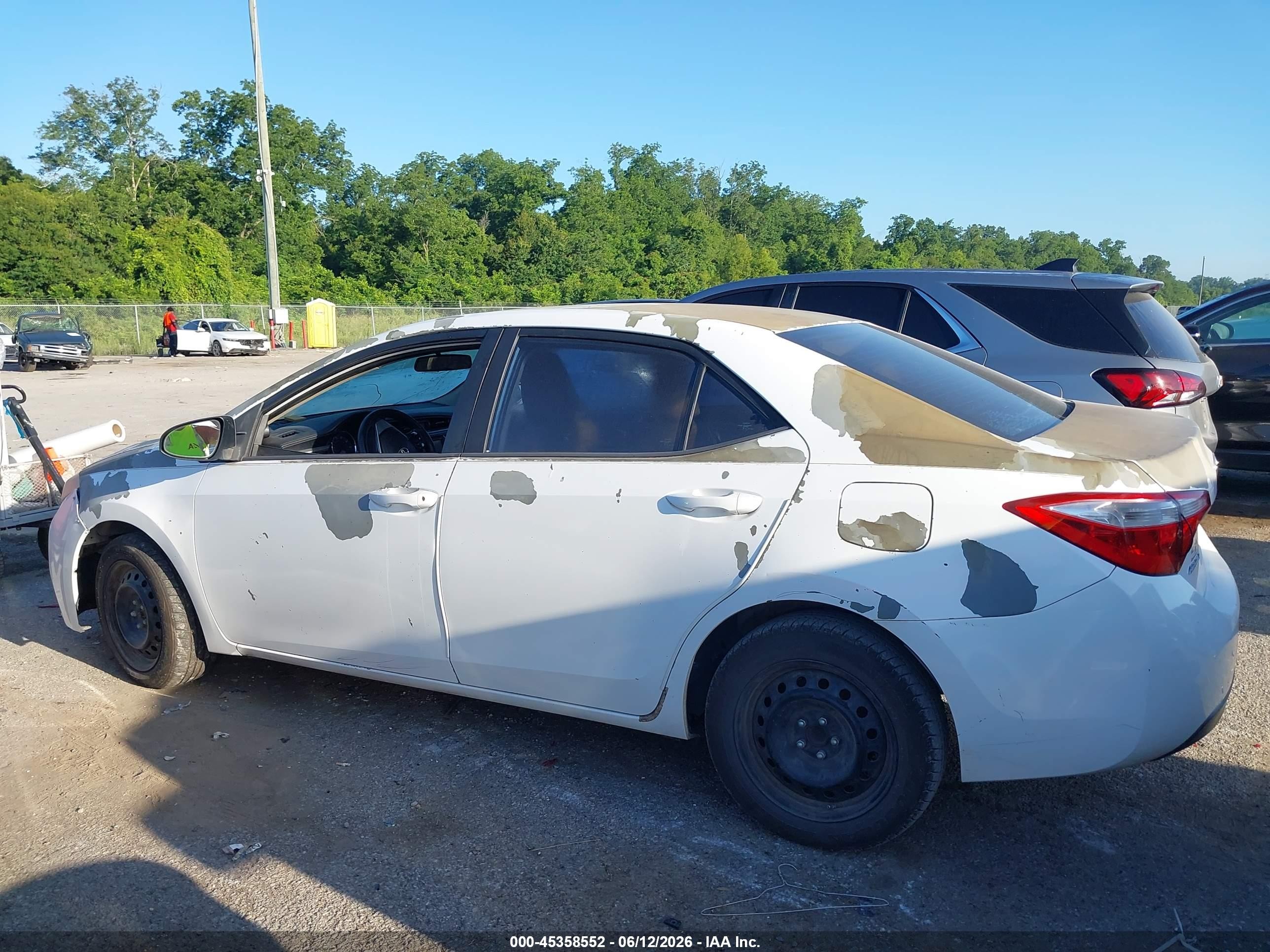 2014 Toyota Corolla Le White vin: 5YFBURHE8EP147763