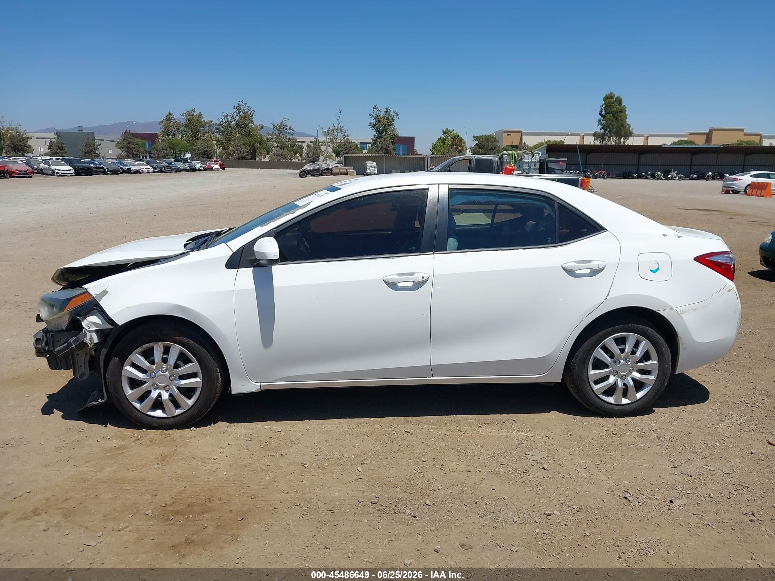 2014 Toyota Corolla Le White vin: 5YFBURHE8EP151599