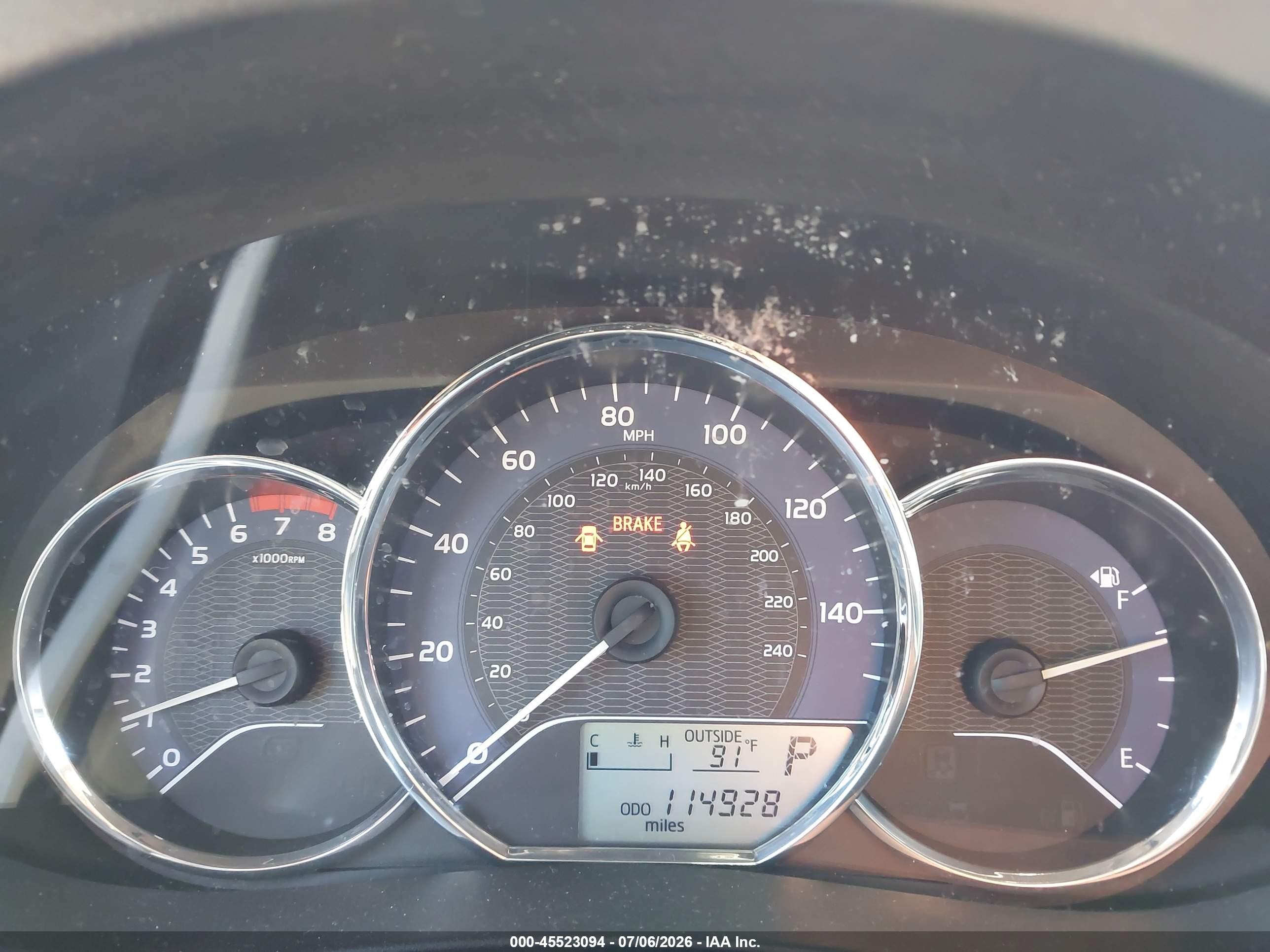 2014 Toyota Corolla Le Plus Серебряный vin: 5YFBURHE8EP155491