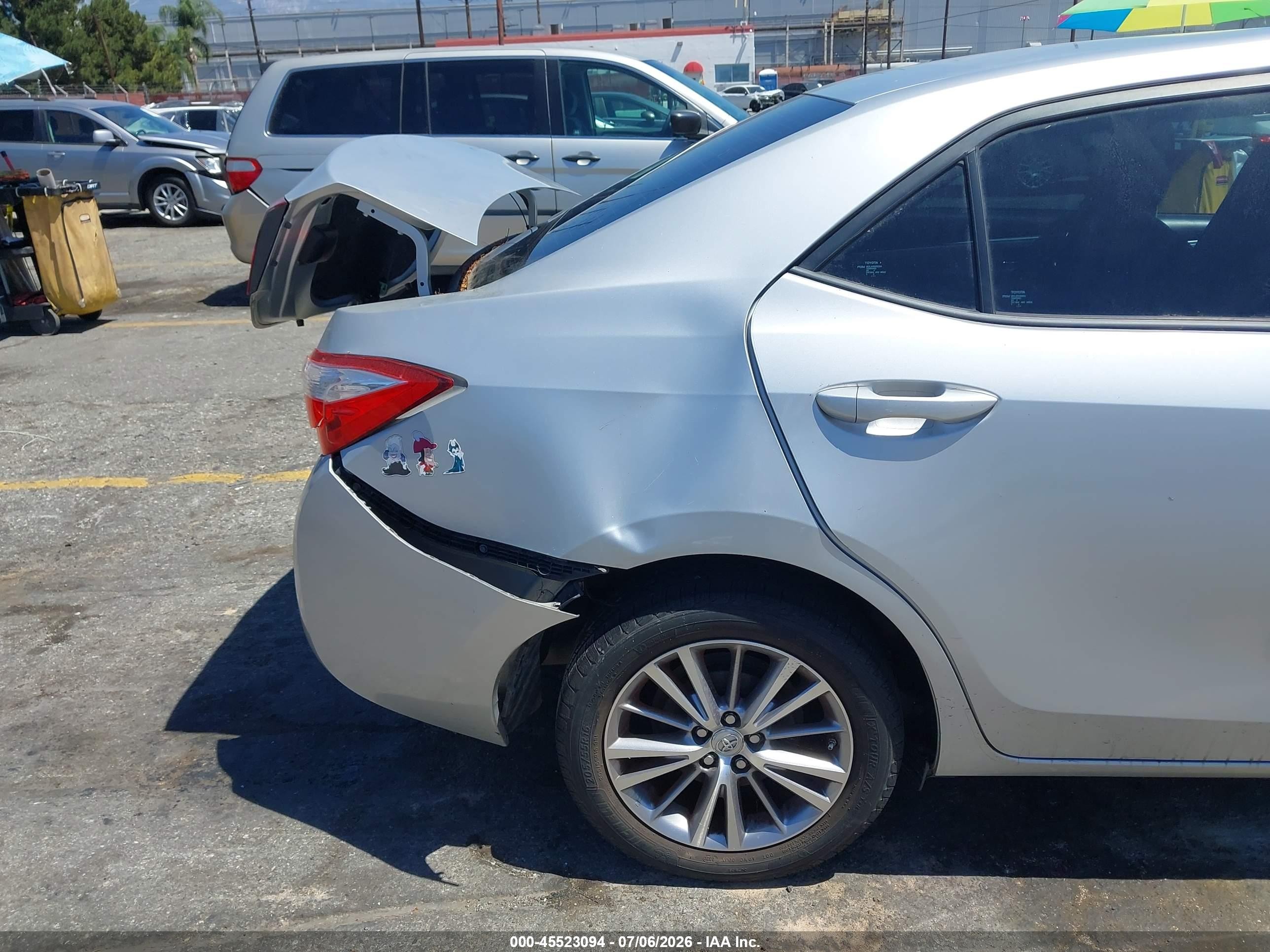 2014 Toyota Corolla Le Plus Серебряный vin: 5YFBURHE8EP155491