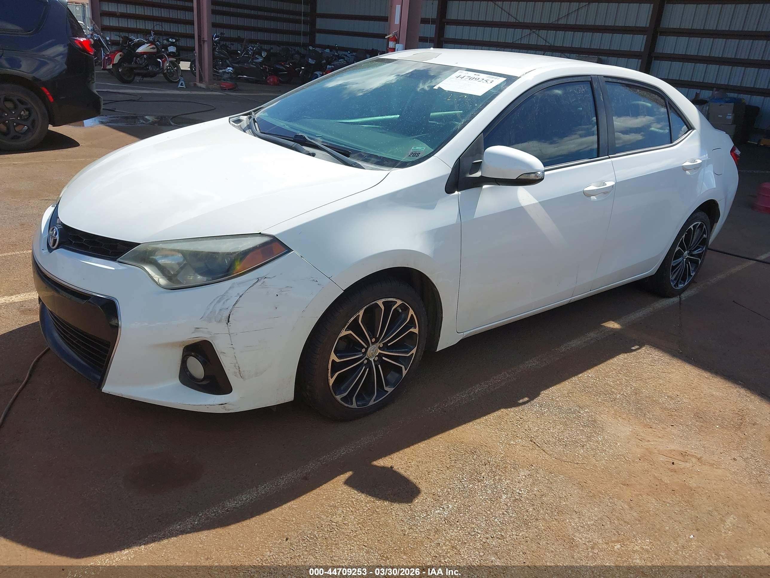 2014 Toyota Corolla S/s Plus/s Premium White vin: 5YFBURHE8EP167463