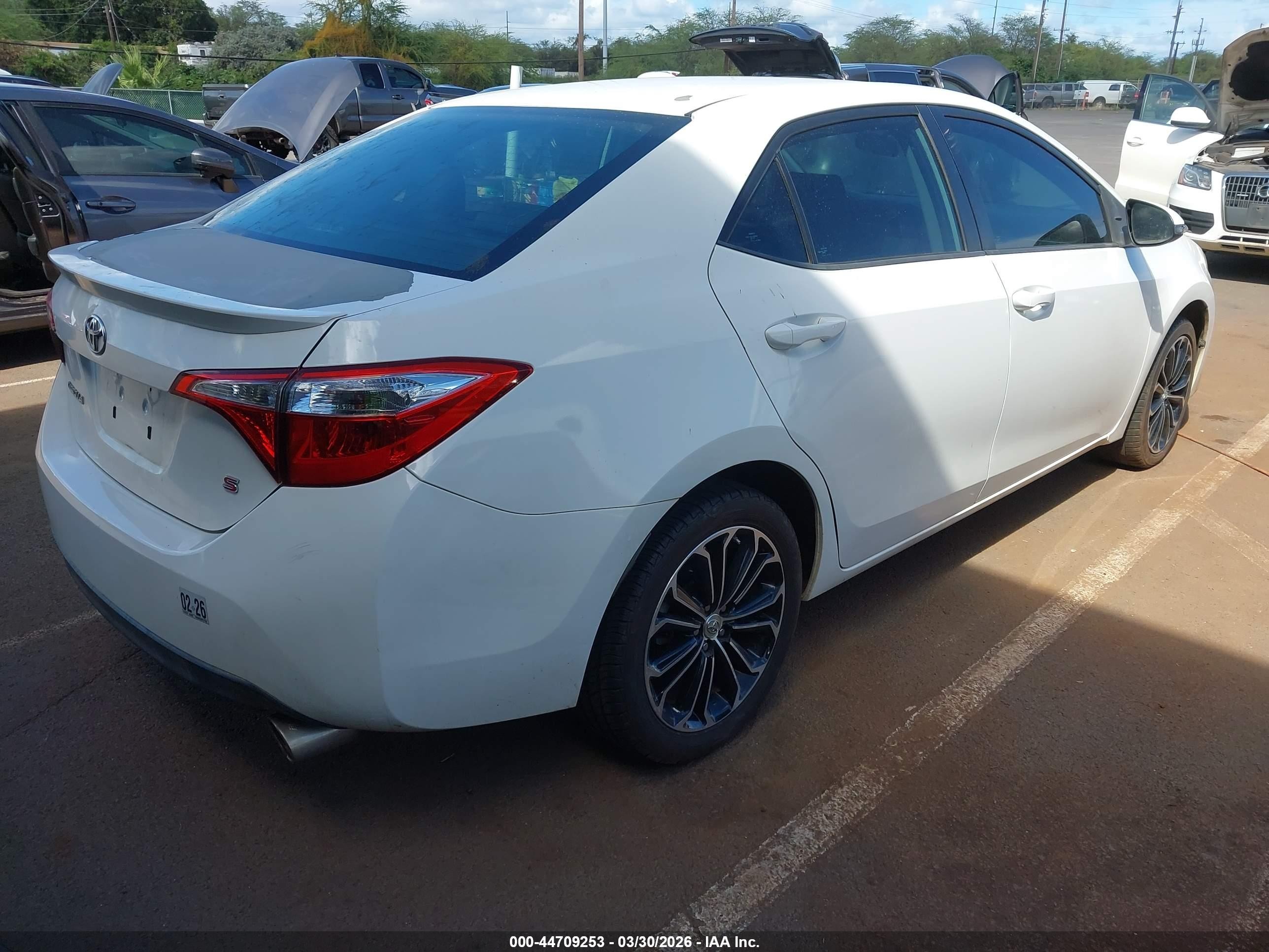 2014 Toyota Corolla S/s Plus/s Premium White vin: 5YFBURHE8EP167463