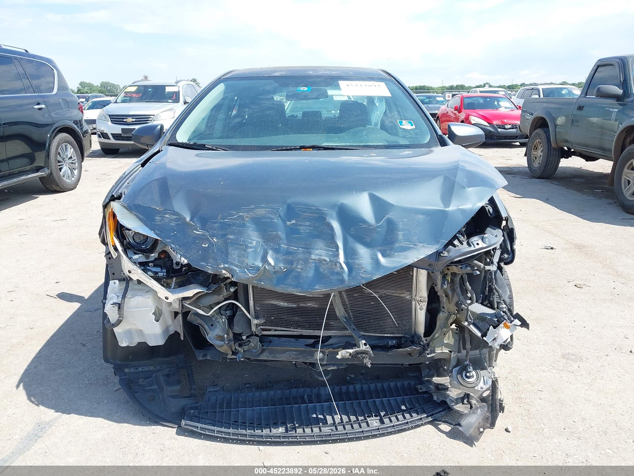 2014 Toyota Corolla L Blue vin: 5YFBURHE8EP175028