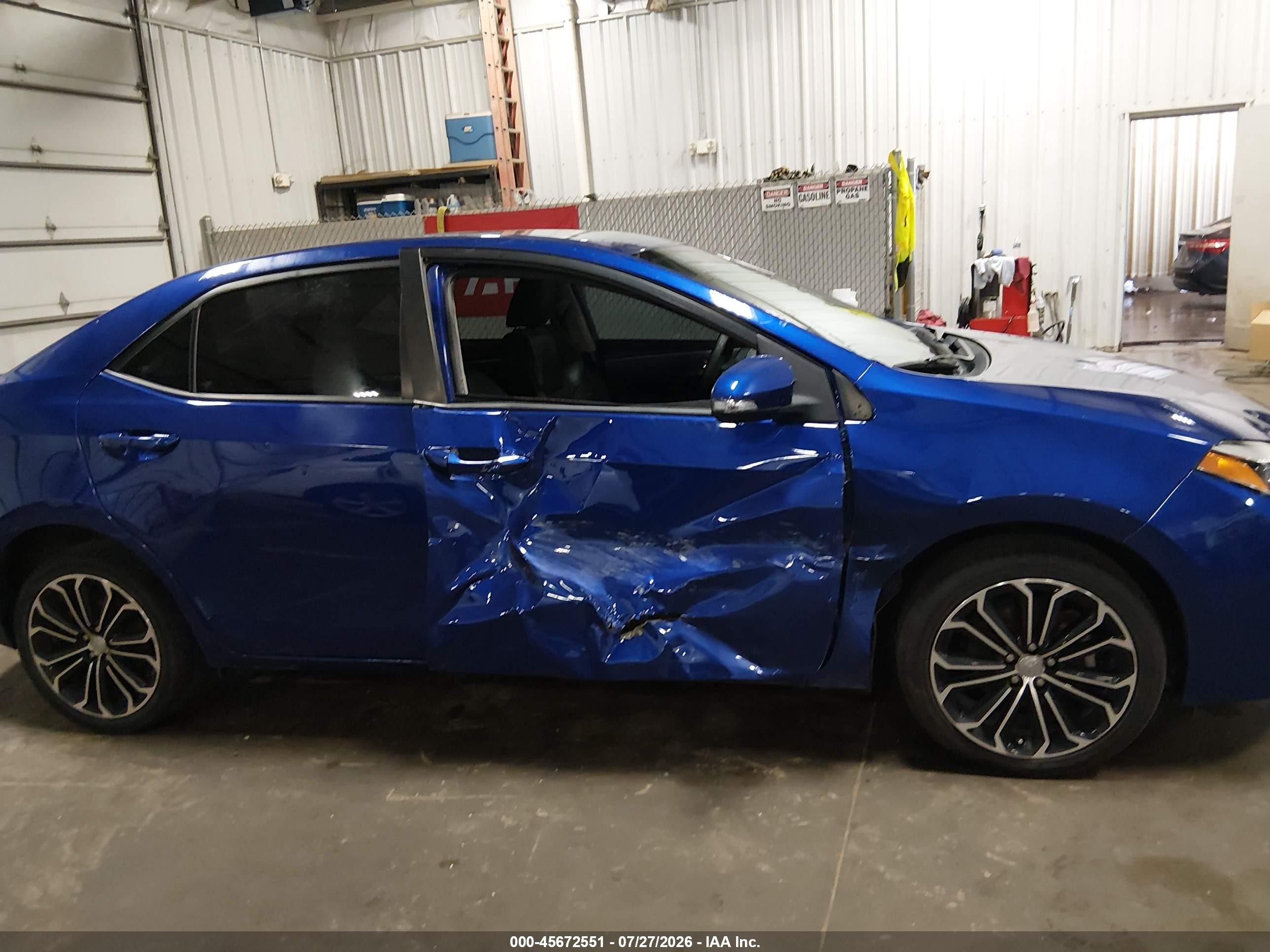 2015 Toyota Corolla S Plus Blue vin: 5YFBURHE8FP179601