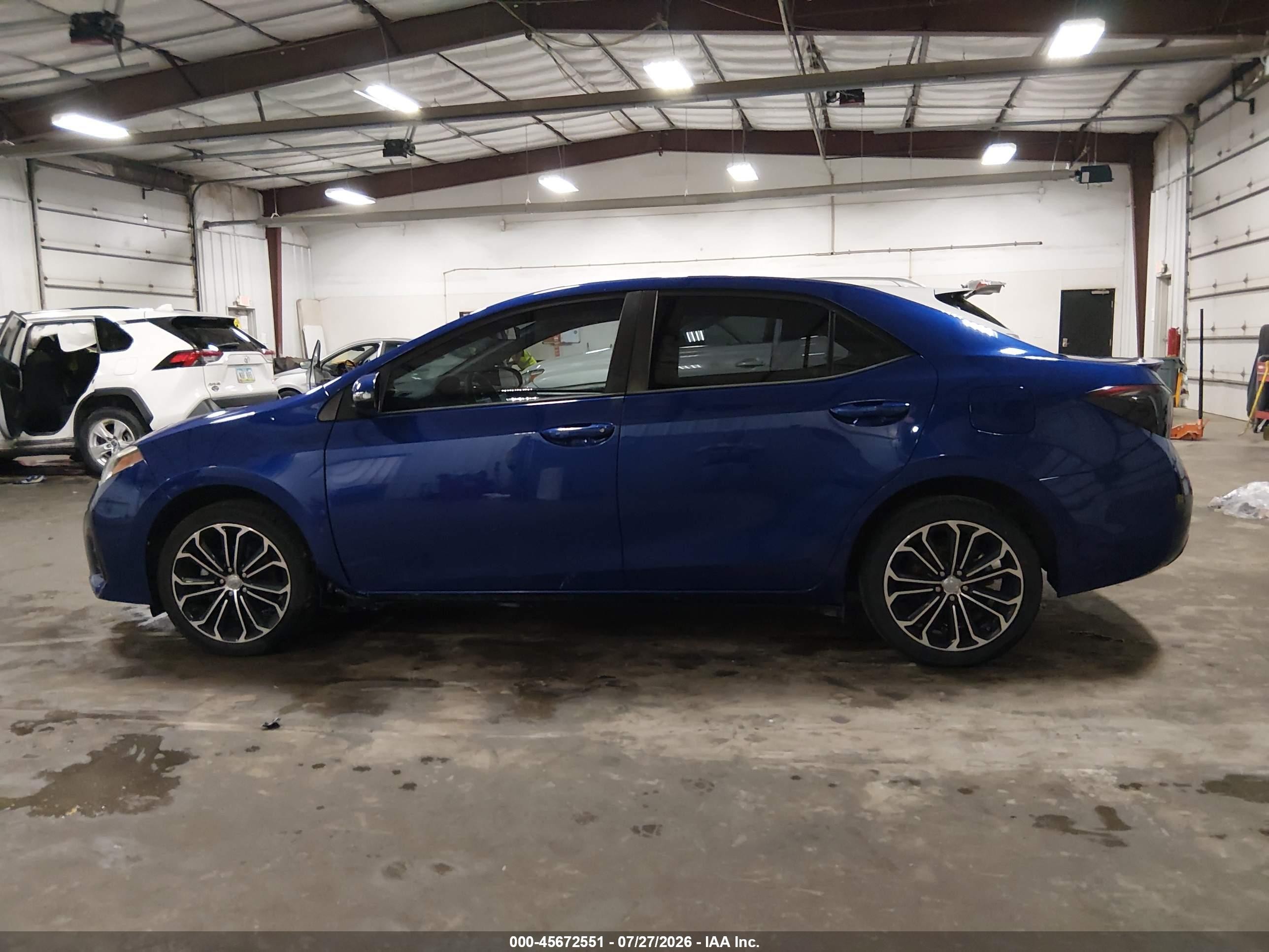 2015 Toyota Corolla S Plus Blue vin: 5YFBURHE8FP179601