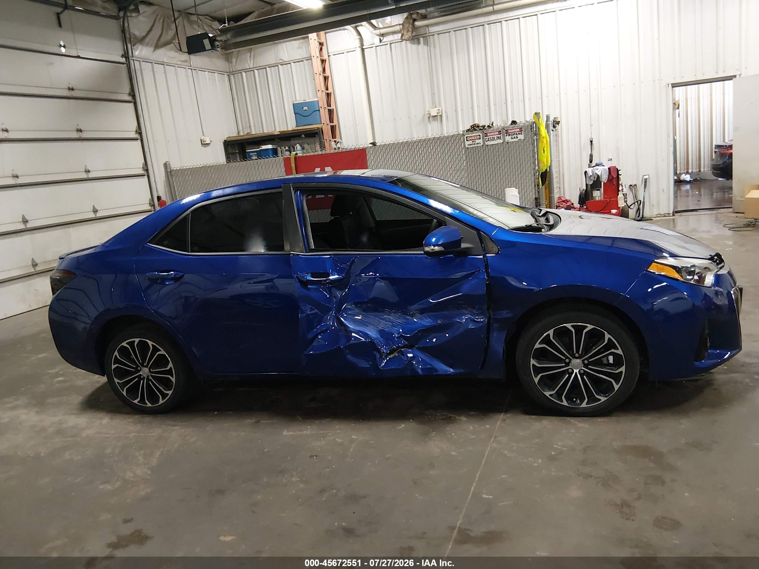 2015 Toyota Corolla S Plus Blue vin: 5YFBURHE8FP179601