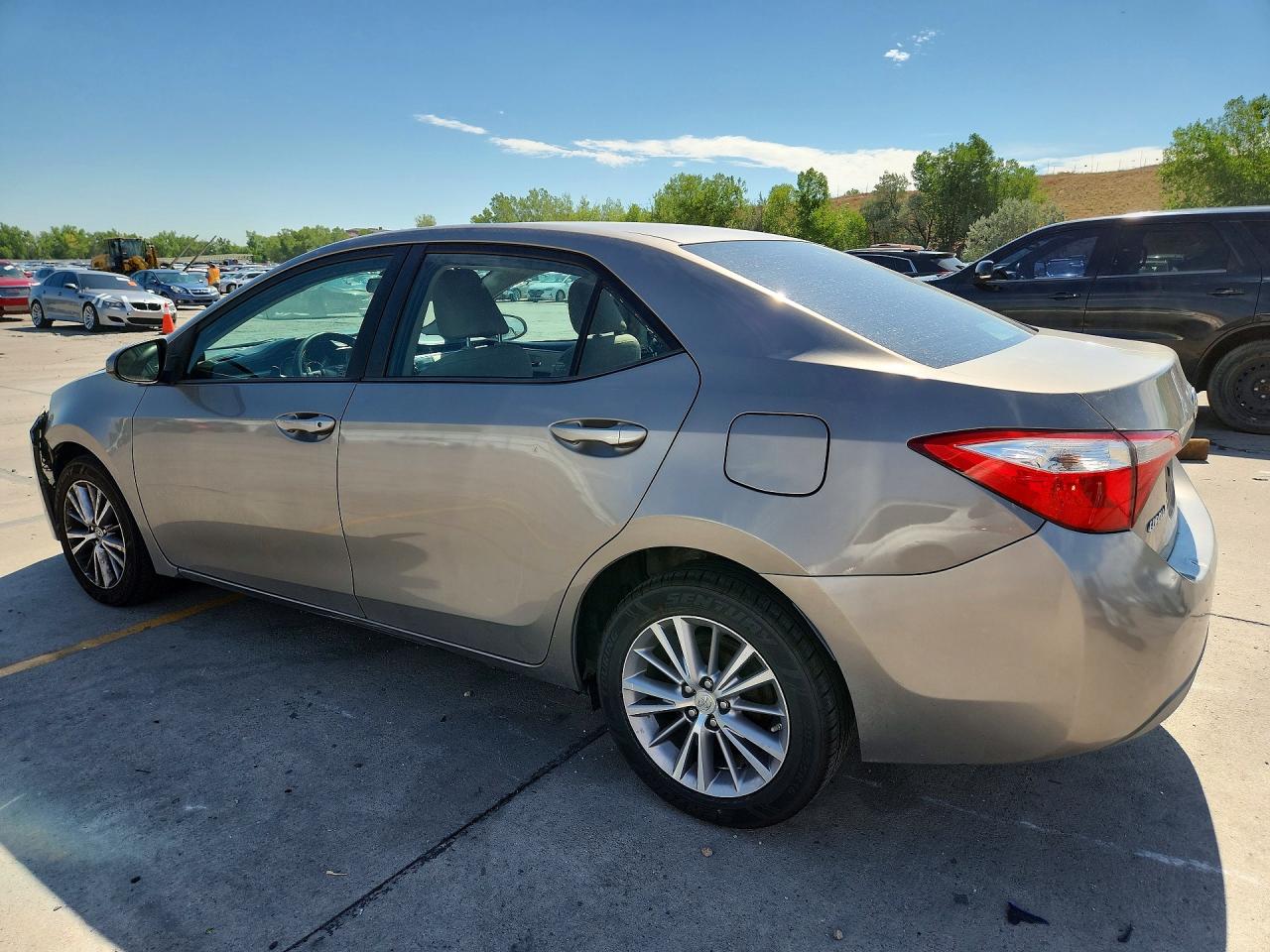 2015 Toyota Corolla Le Tan vin: 5YFBURHE8FP187391