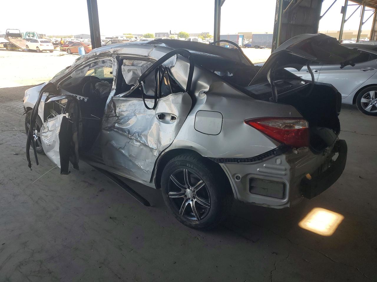 2015 Toyota Corolla Le Silver vin: 5YFBURHE8FP195751